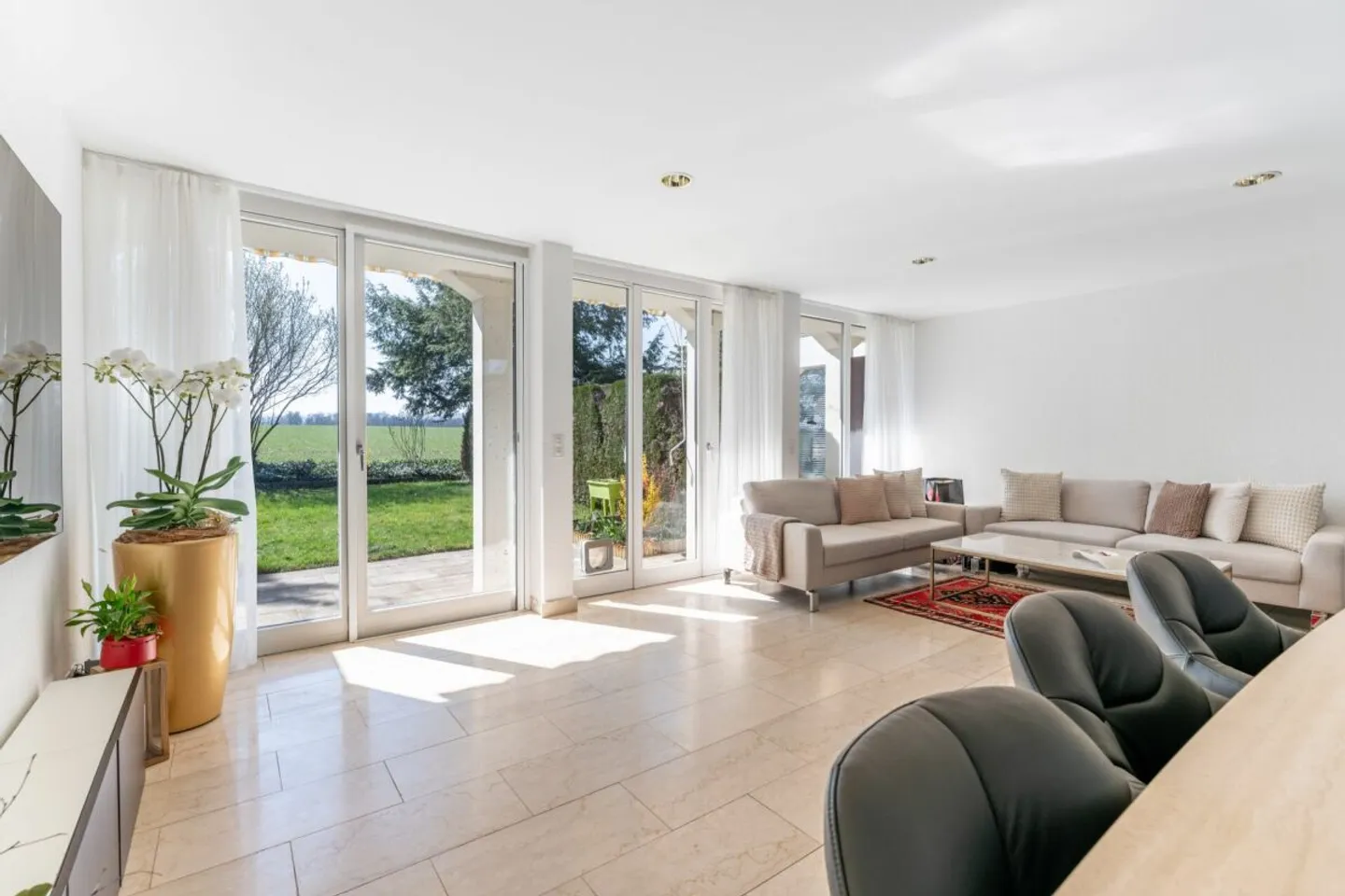 3.5-Zimmer Hausteil mit hübschem Garten an der Landwirtschaftszone - Photo 3 of 13