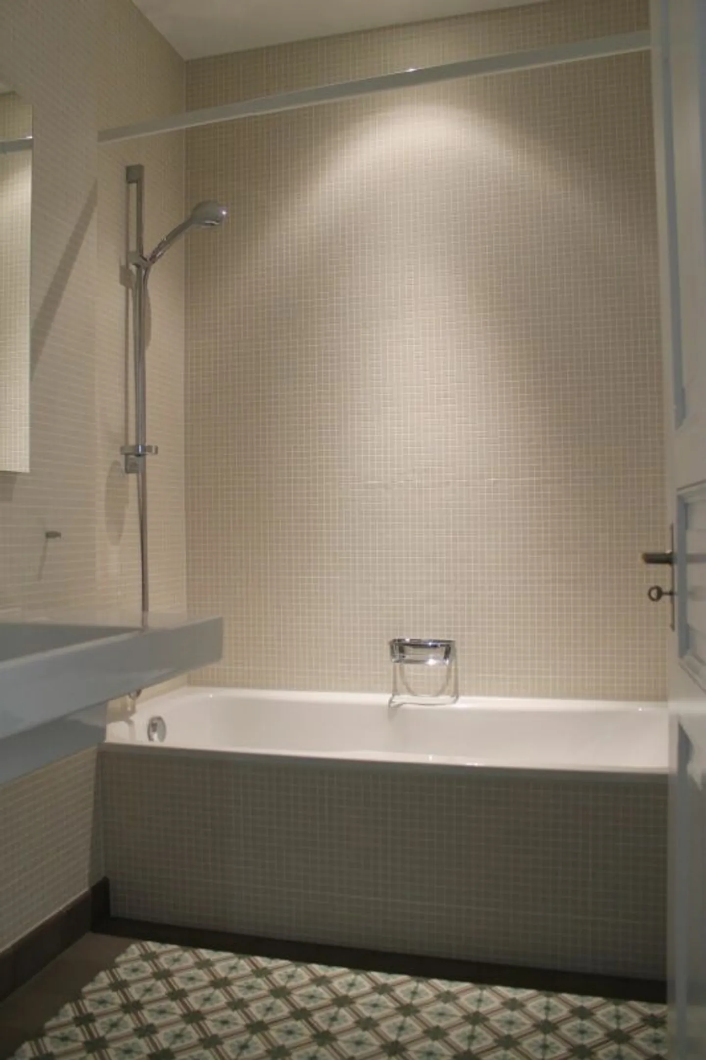 Quiet & Central: Your Dream Apartment in Lucerne's Neustadt - Photo 10 of 11