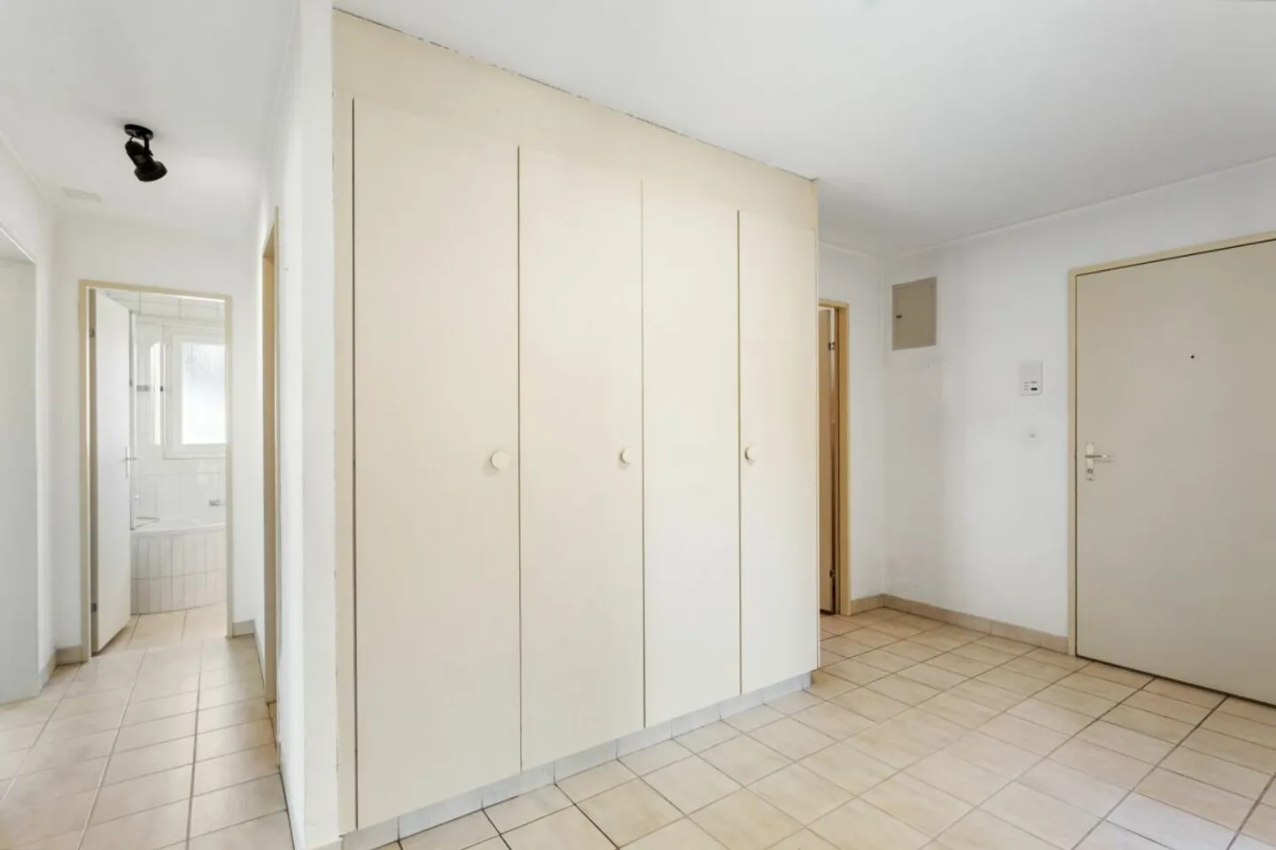 Leben im sonnigen Turbenthal! - Photo 2 of 12