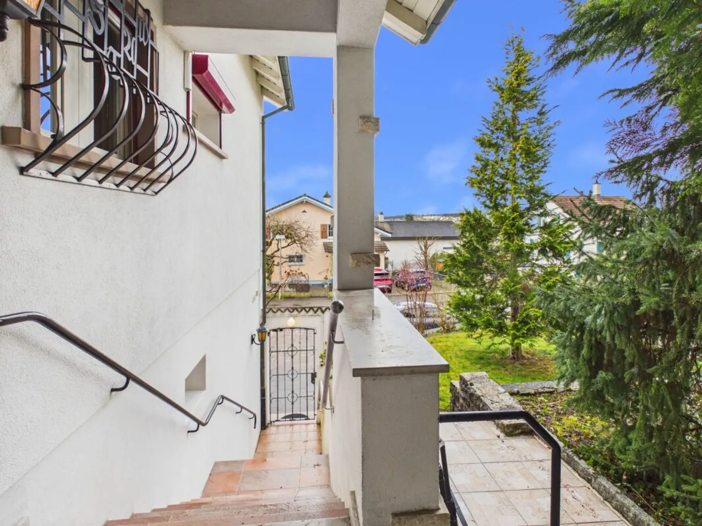 Ampia casa familiare con piscina - Foto 9 di 13