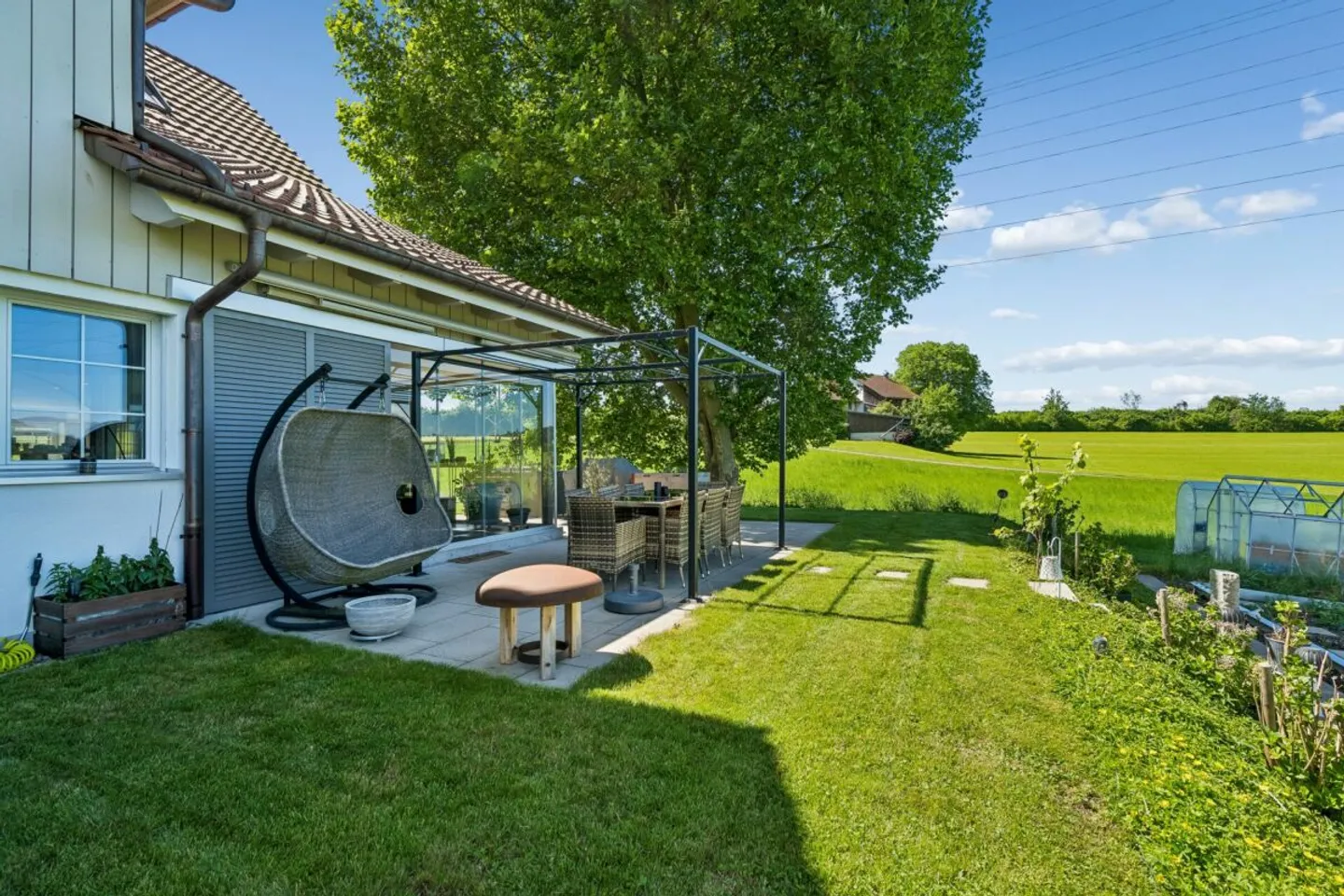 Wohnen mit Geschichte - Atemberaubender 5.5 Zimmer-Hausteil mit grossem Garten - Foto 2 di 13