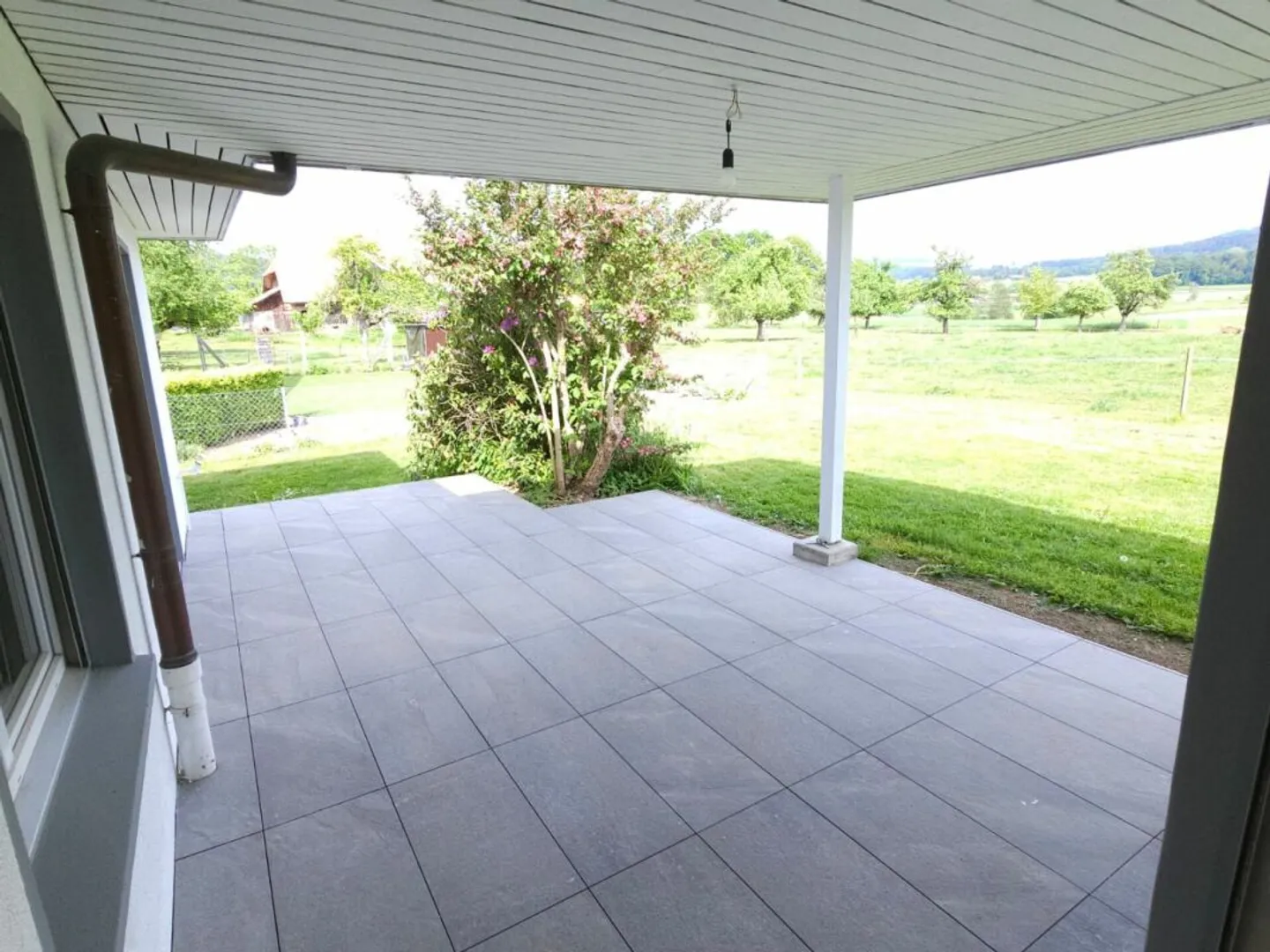 Casa unifamiliare moderna ristrutturata con vista mozzafiato - Foto 4 di 7