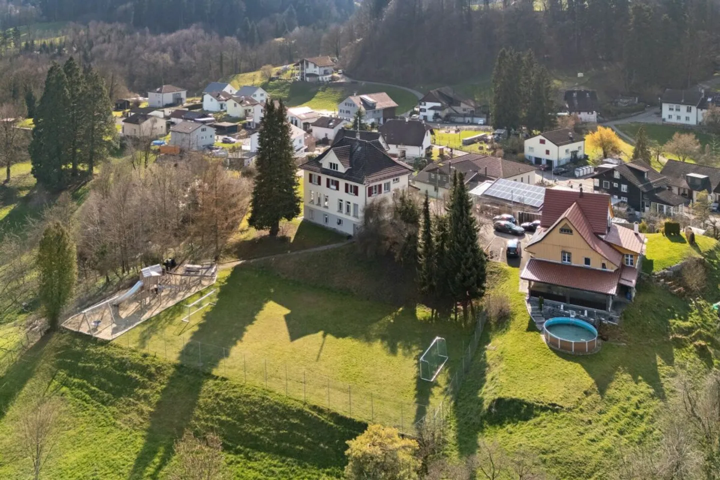 Einzigartige Gelegenheit - Mehrfamilienhaus - Foto 2 von 13