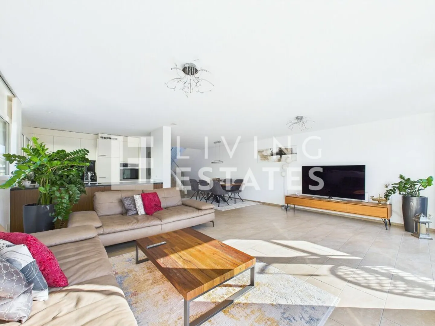 Moderne Familienoase in Top Lage - Foto 4 von 13