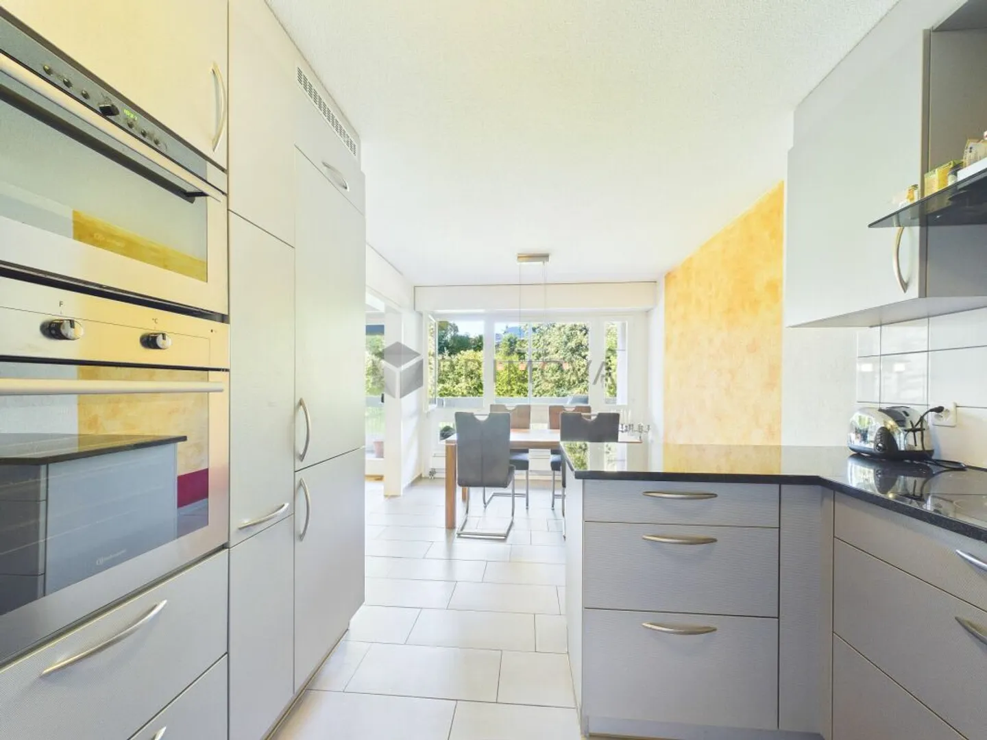 Spacious Apartment with Scenic Views - Photo 5 of 9
