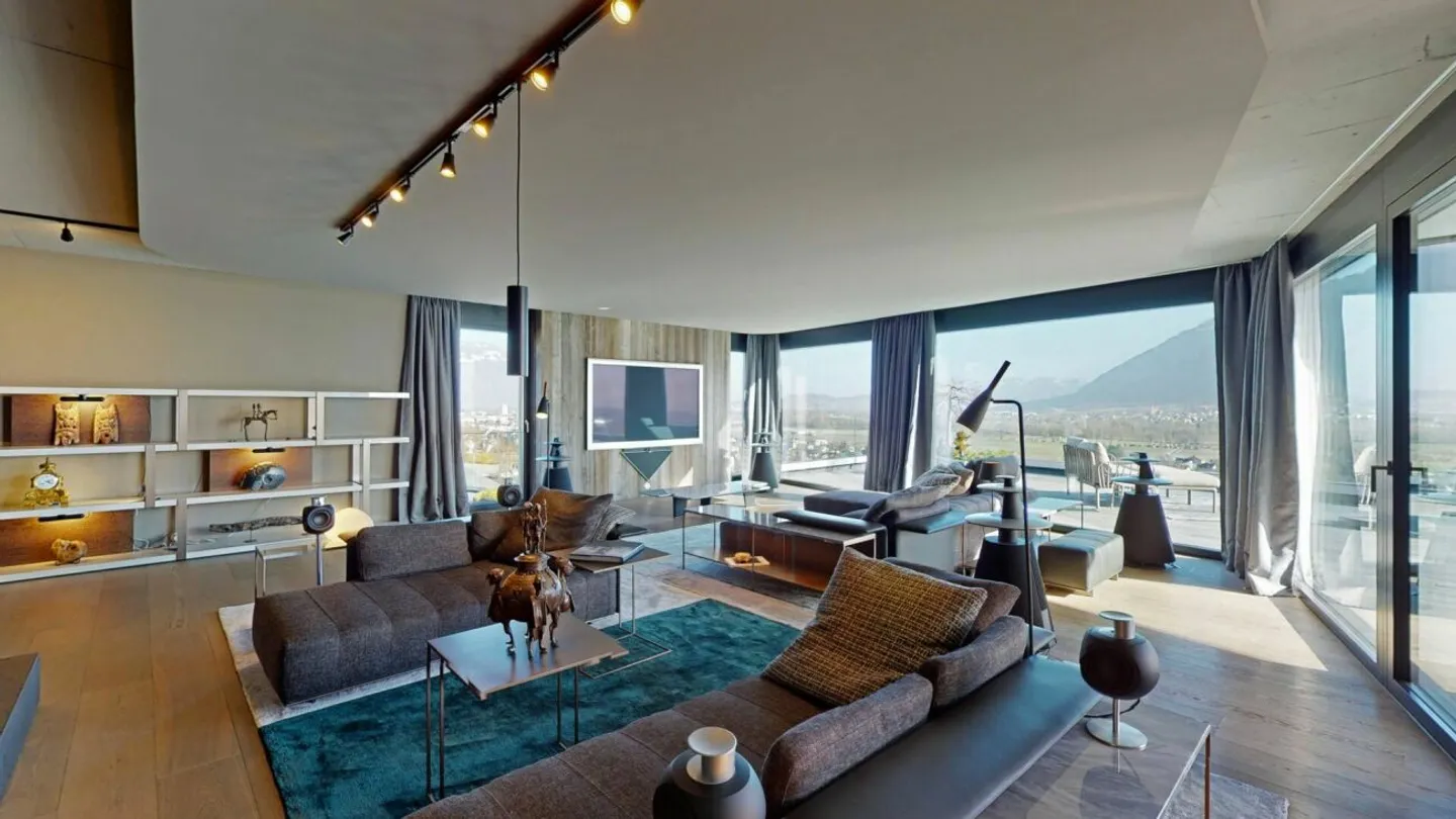 Penthouse of Superlatives with Home Office, Two Studio Apartments and Private Garage - Photo 10 of 13