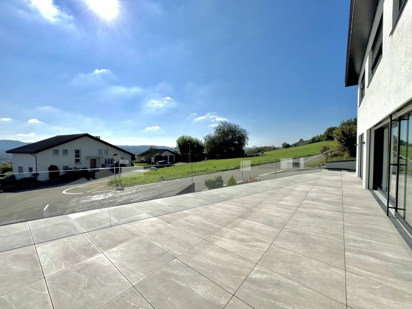 Minergie-Villa mit Bergblick - Foto 6 von 13