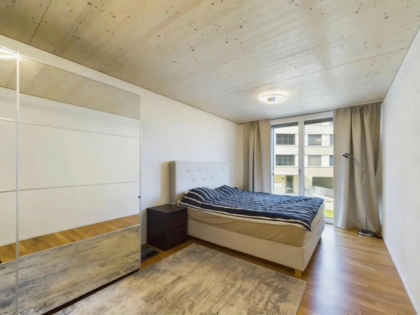 Moderno appartamento di 3.5 locali a Fällanden - Foto 3 di 11