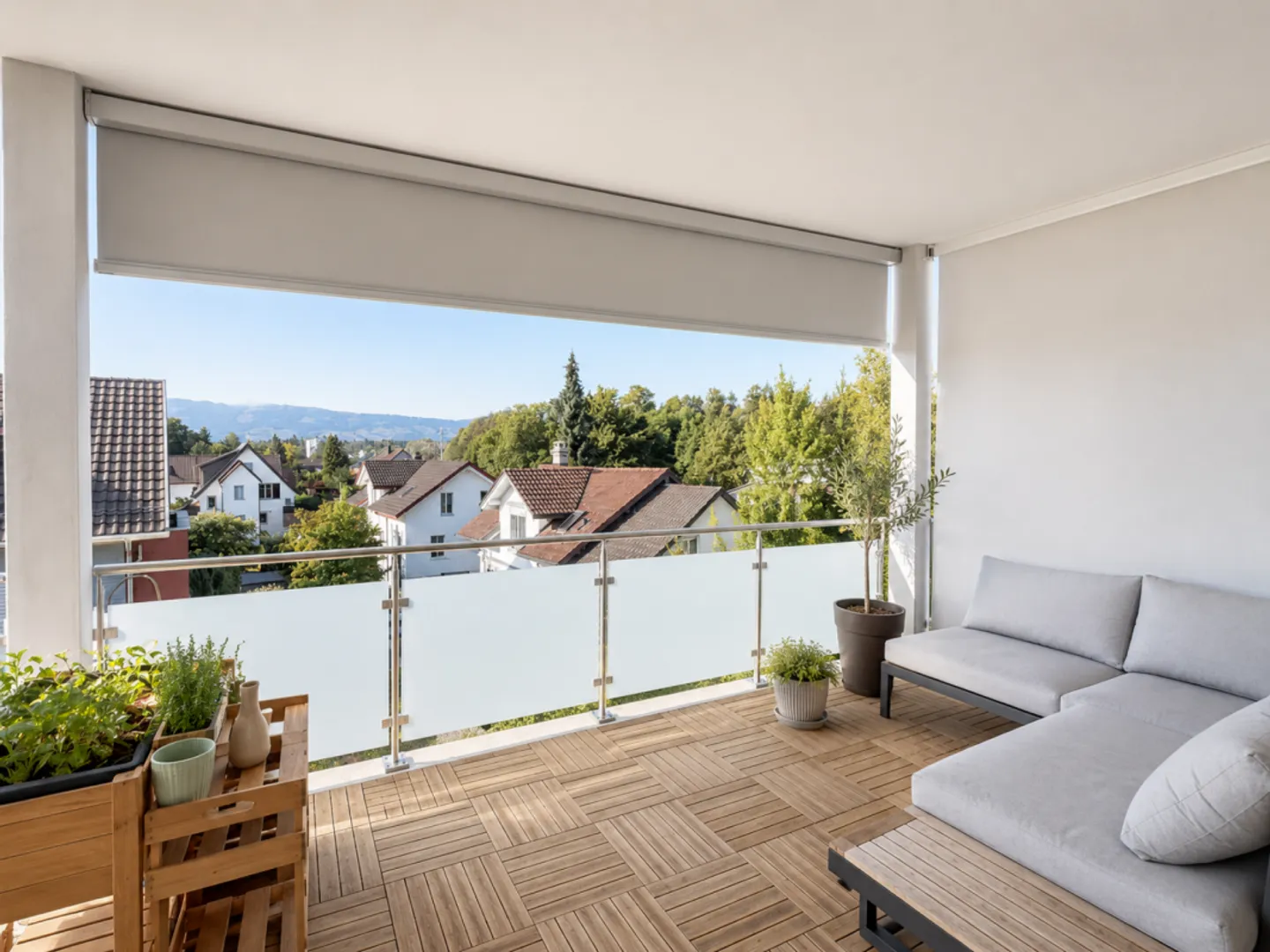 Appartamento esclusivo di 3,5 stanze con grande balcone in affitto - Foto 1 di 7
