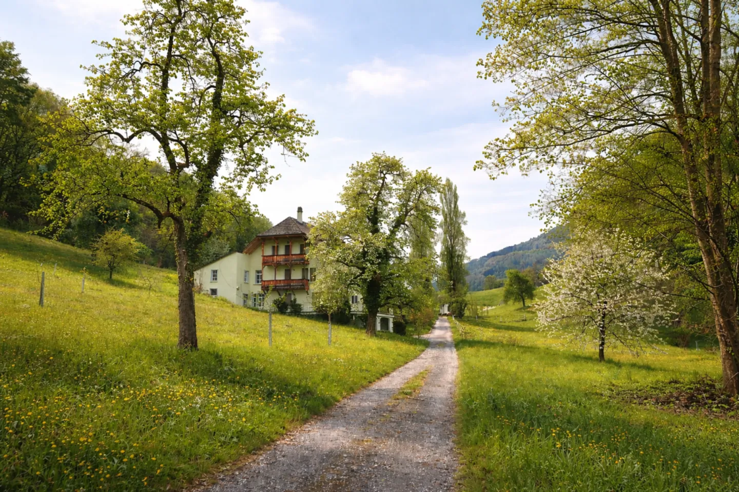 Property for connoisseurs with garden and lake access - Photo 8 of 8