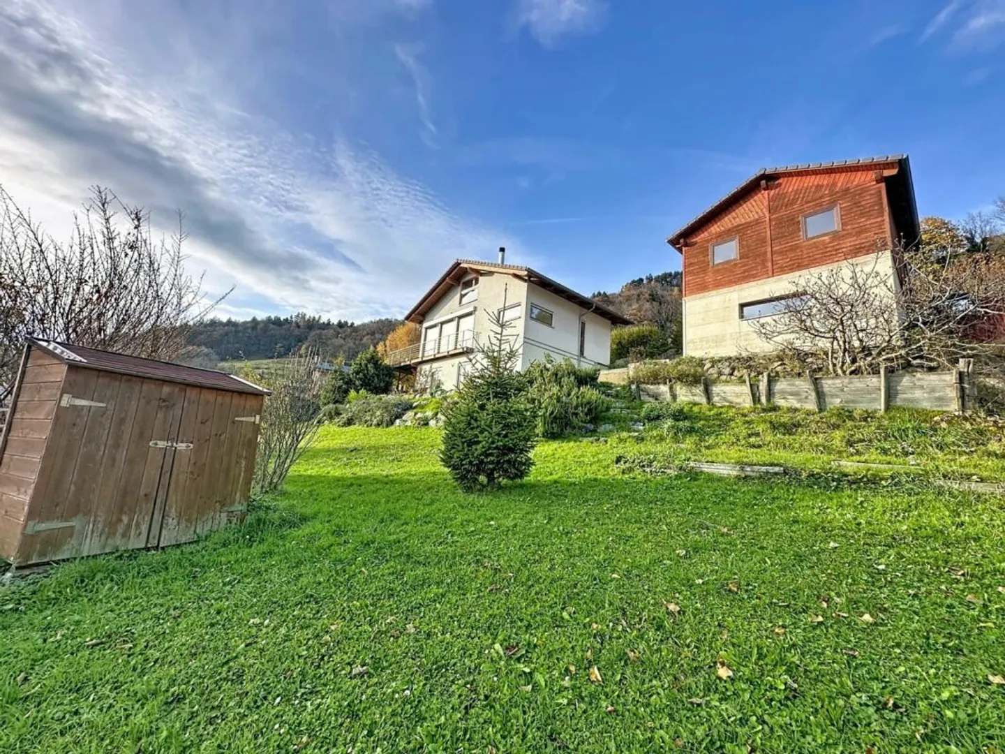 Magnificent architect-designed villa with stunning panoramic views of the plain - Photo 2 of 13