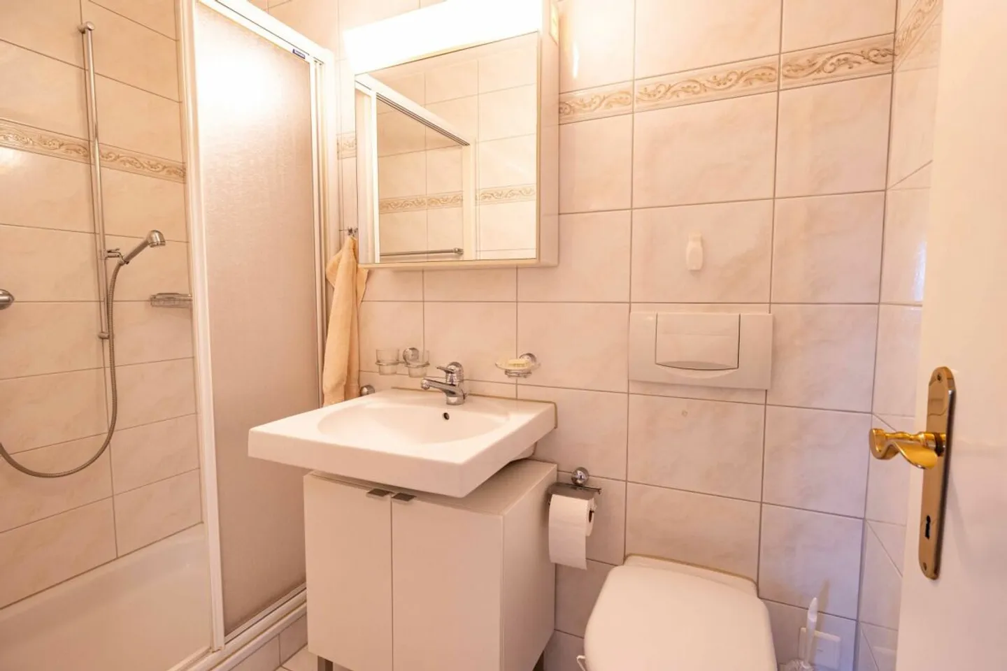 Grosszügige 4.5-Zimmer-Wohnung - ruhig, hell und mit Blick ins Grüne. - Foto 10 von 13