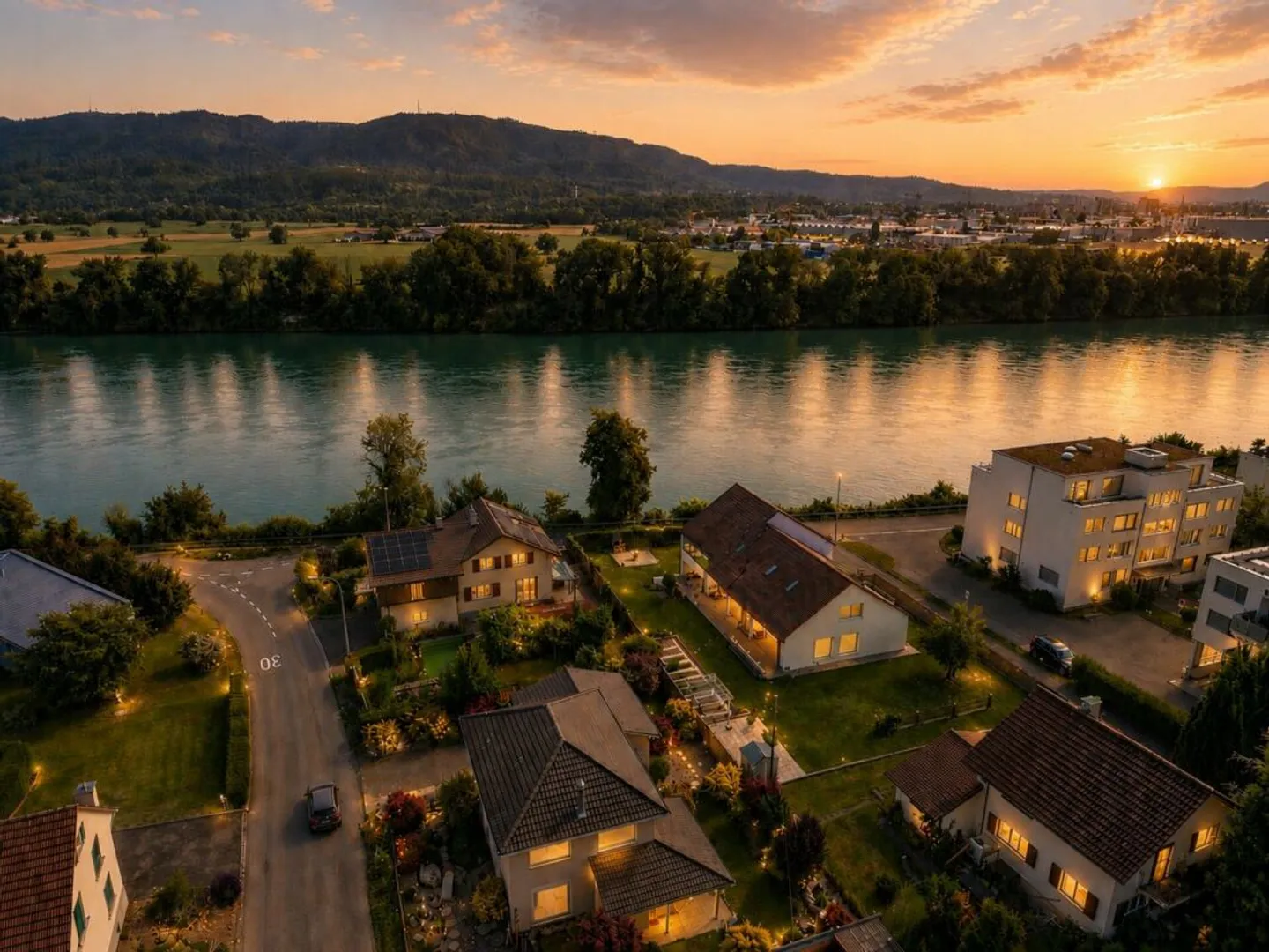 Luxuriöses Einfamilienhaus am Rhein - Foto 2 von 13