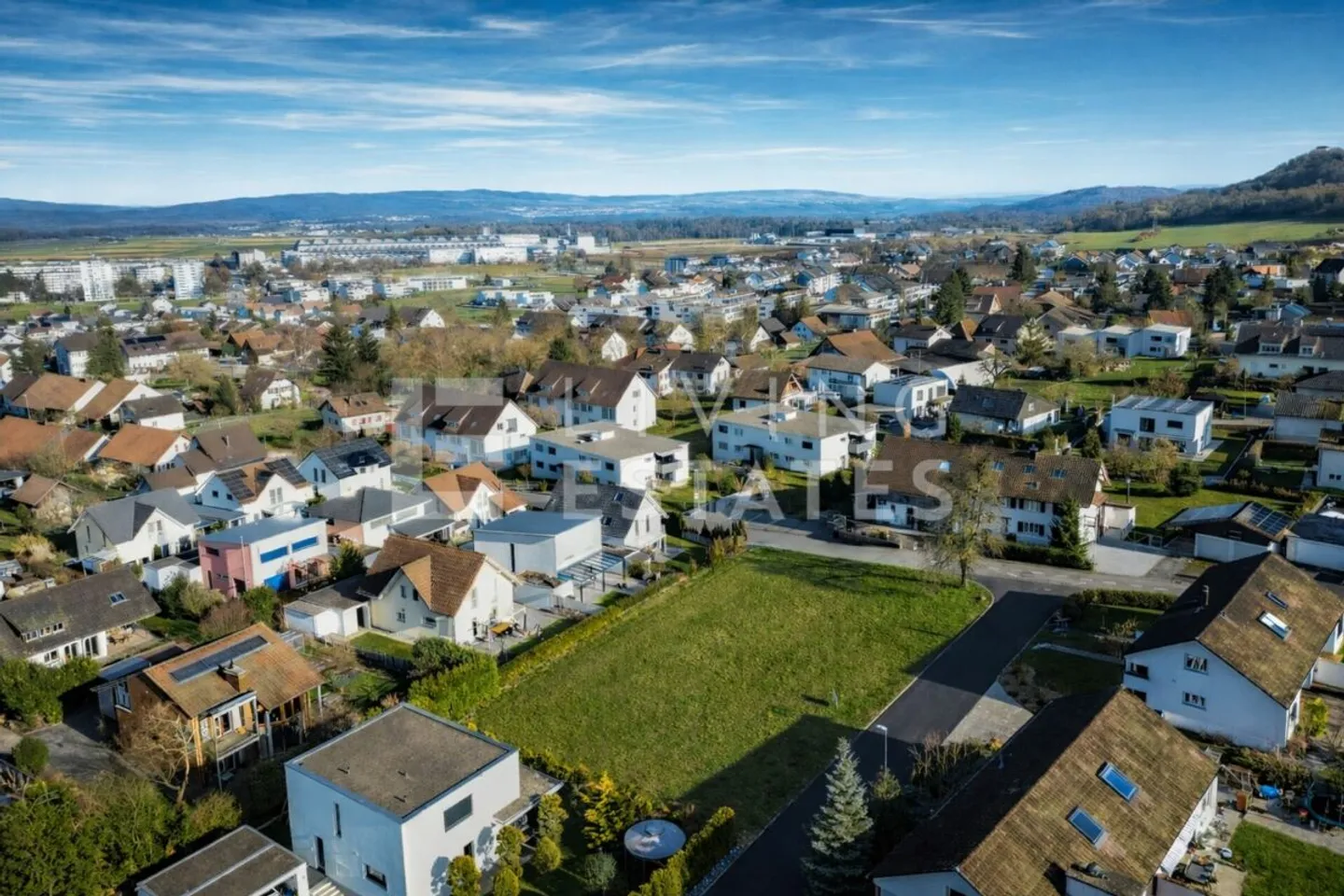 GESTALTEN SIE IHRE ZUKUNFT - SONNIGES BAULAND IN BEGEHRTER LAGE - Foto 1 di 6