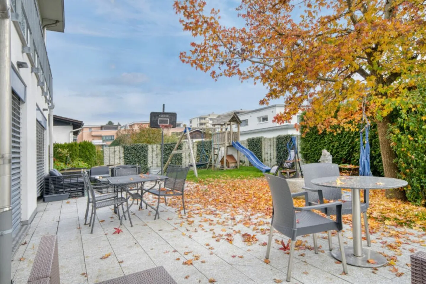 Appartamento con giardino in una bella posizione a Lachen SZ in affitto - Foto 3 di 5