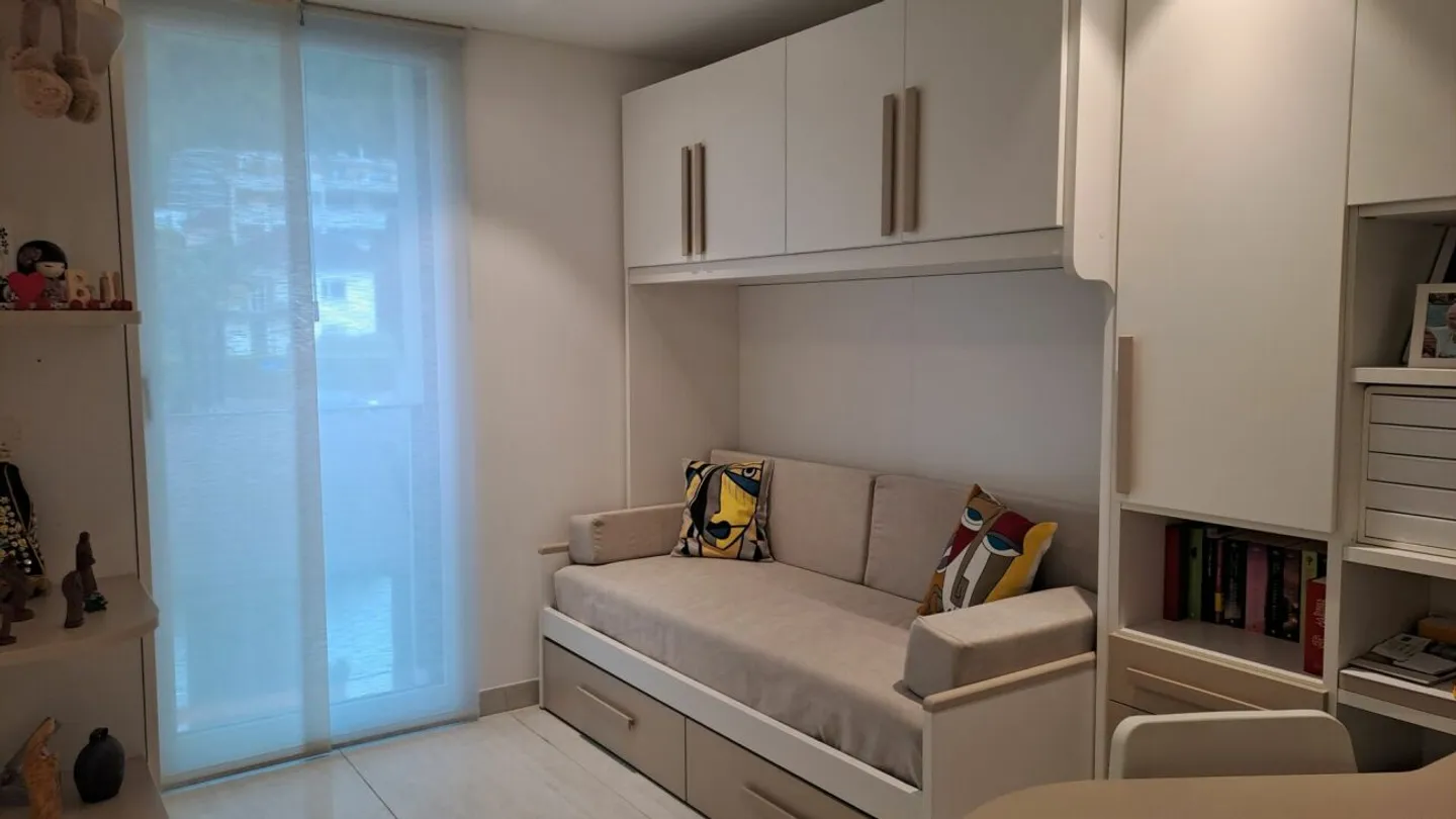 Appartement lumineux de 3,5 pièces avec grande terrasse et vue sur le lac - Photo 8 sur 13