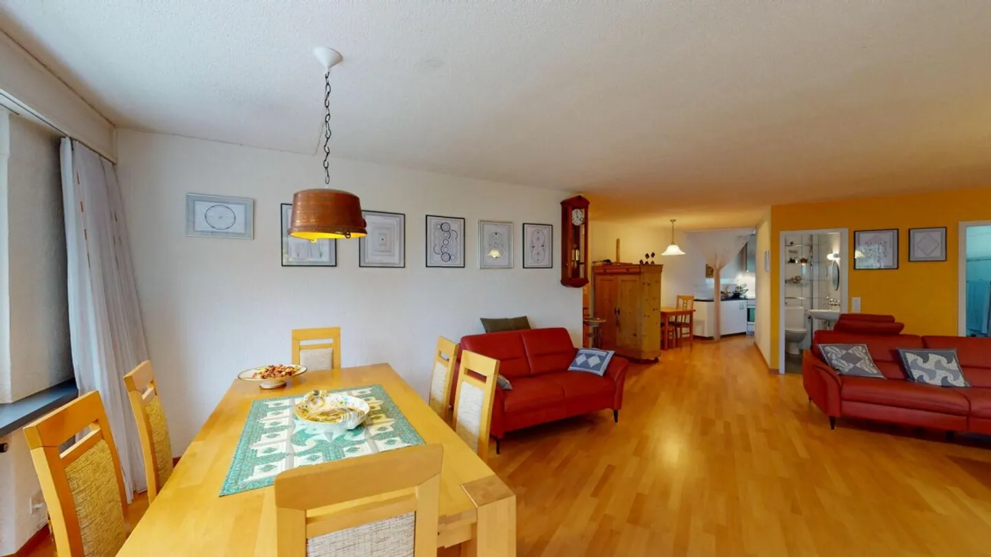 CASA IN ALTO - TRANQUILLA, SOLEGGIATA, VICINA ALLA NATURA: 4,5 STANZE CON BALCONE &amp; VISTA SULLA FORESTA - Foto 8 di 13