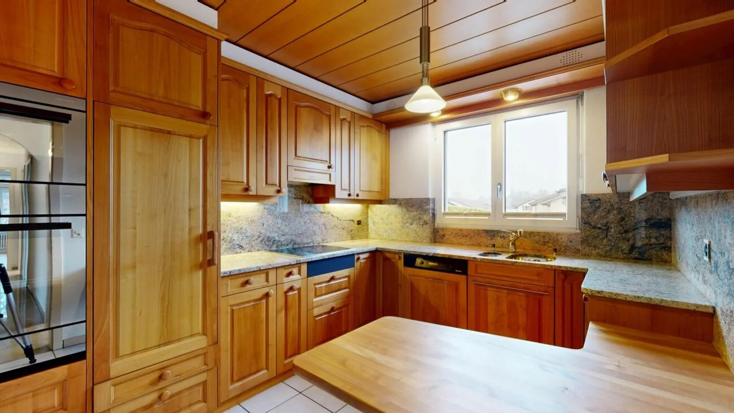 Charming 5.5 Room Single-Family House with Large Garden - Photo 7 of 13