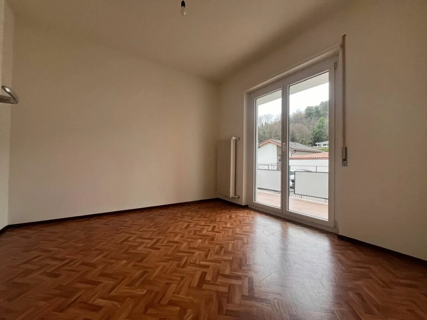 LOSONE - Wohnung zur Miete mit Außenparkplatz - Foto 5 von 7