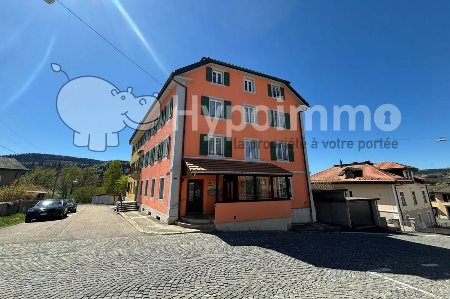 Beautiful family building with terrace and garden - Photo 1 of 13