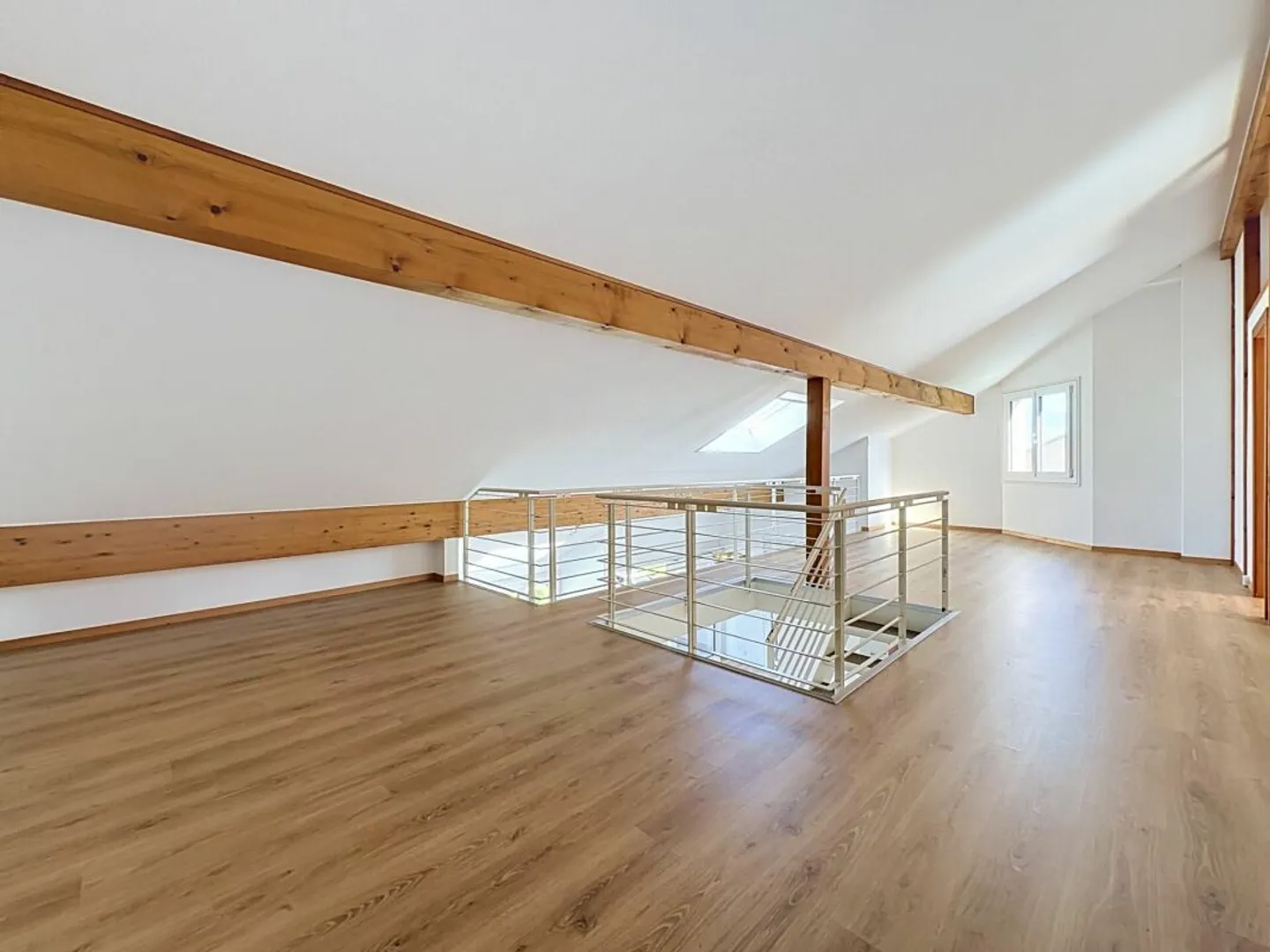 APPARTAMENTO DUPLEX DI 5,5 LOCALI DI 165 M2 CON BALCONE - Foto 11 di 12