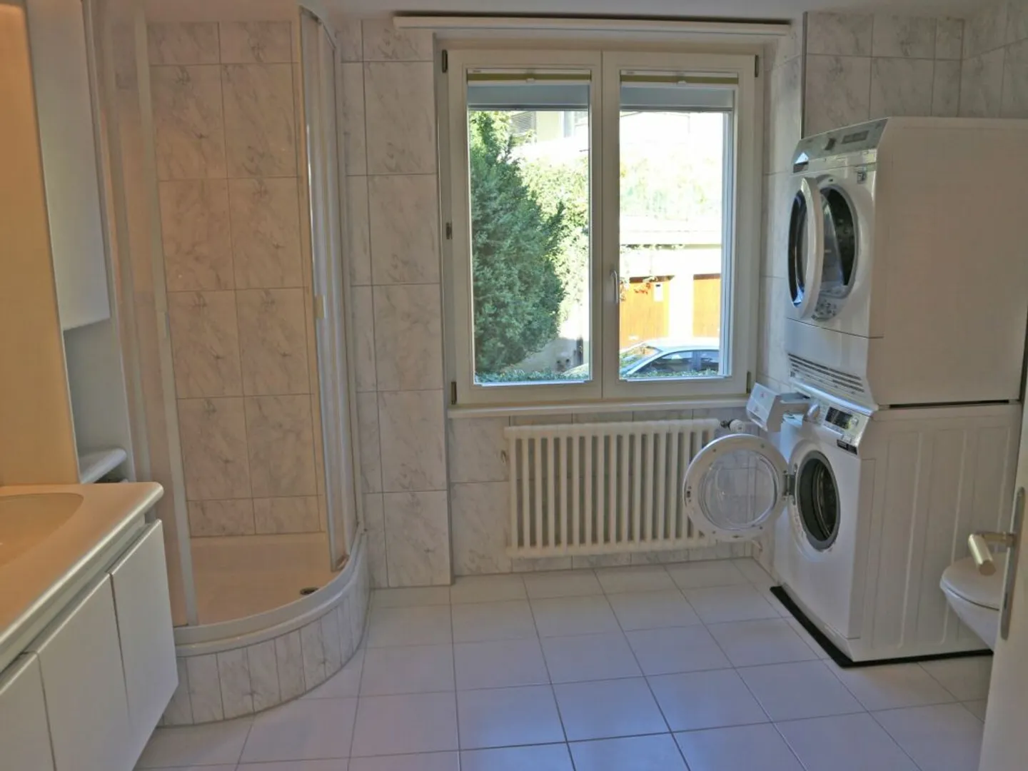 Vivere con vista, soleggiato e tranquillo con un ampio balcone - Foto 11 di 13