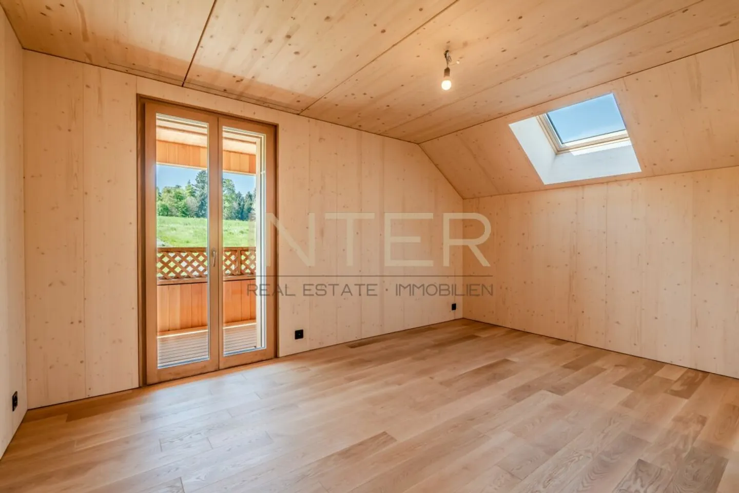 First occupancy in Risch: Exclusive 4.5-room maisonette with gallery, fireplace and two loggias - Photo 12 of 13