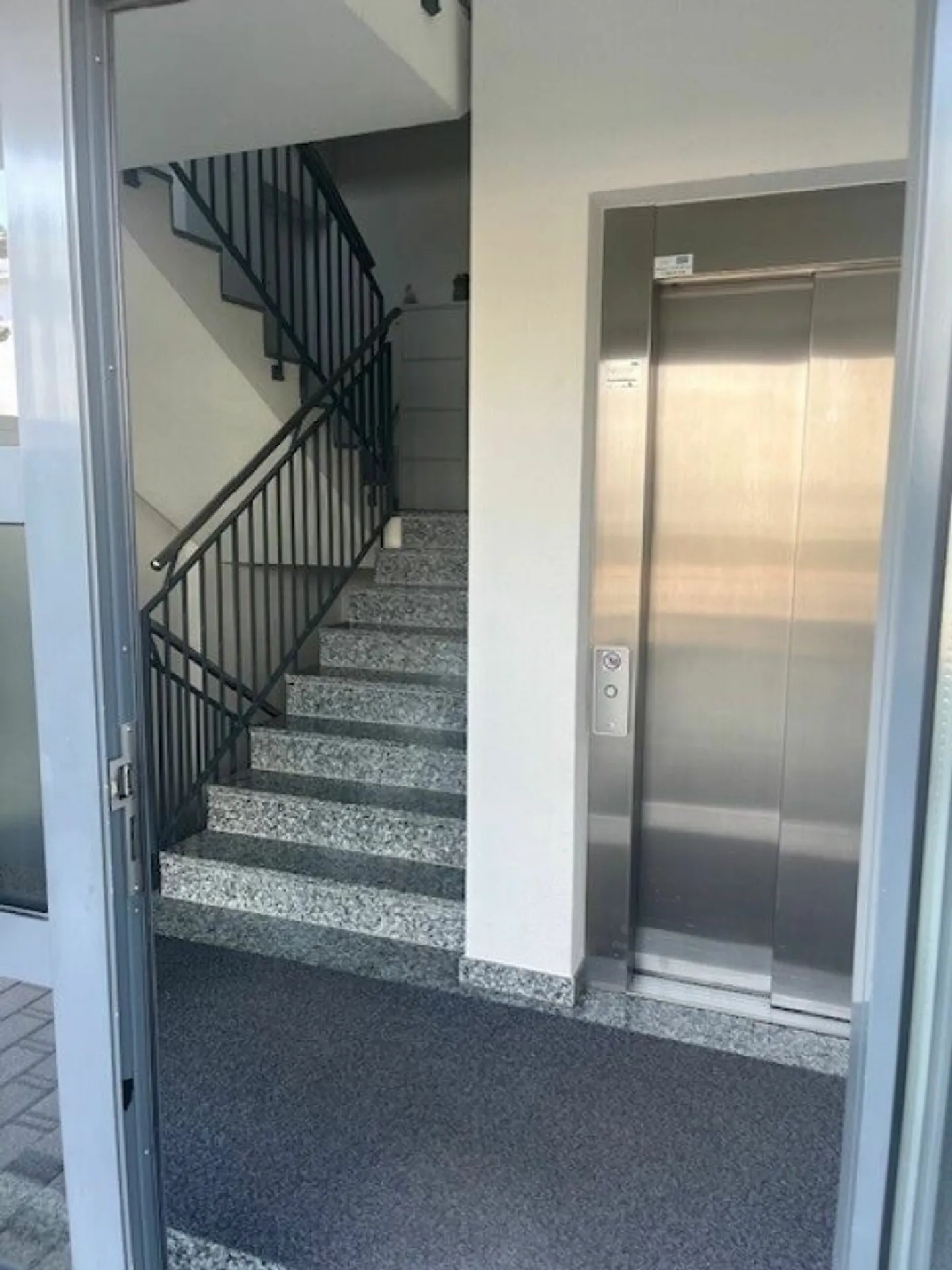 Attraktive 4.5-Zimmer-Wohnung im 1. OG in Rotkreuz - Photo 13 of 13