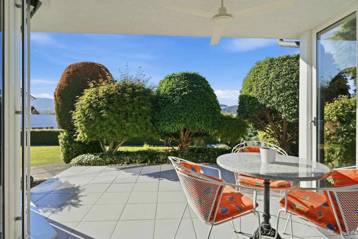 Well-maintained 5.5 room single-family house with dream garden in Rünenberg - Photo 12 of 13