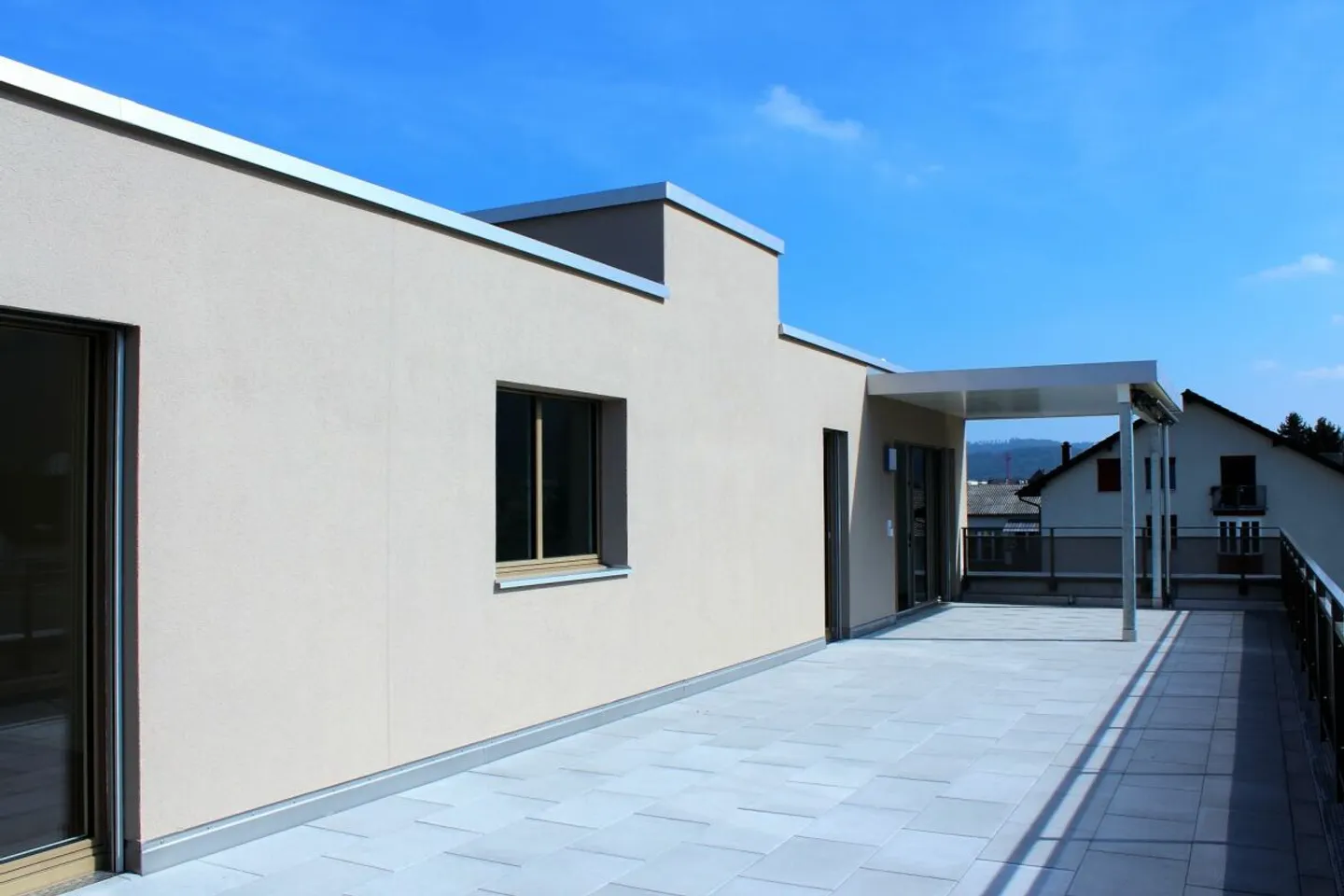 Transports publics, soleil du soir, calme - Votre rêve d'attique avec une superbe terrasse - Photo 6 sur 7