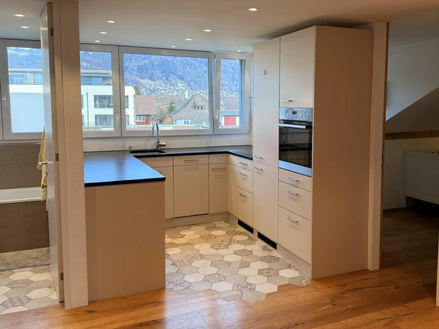 Appartement designer 3.5 pièces au cœur de Thun - Photo 3 sur 13