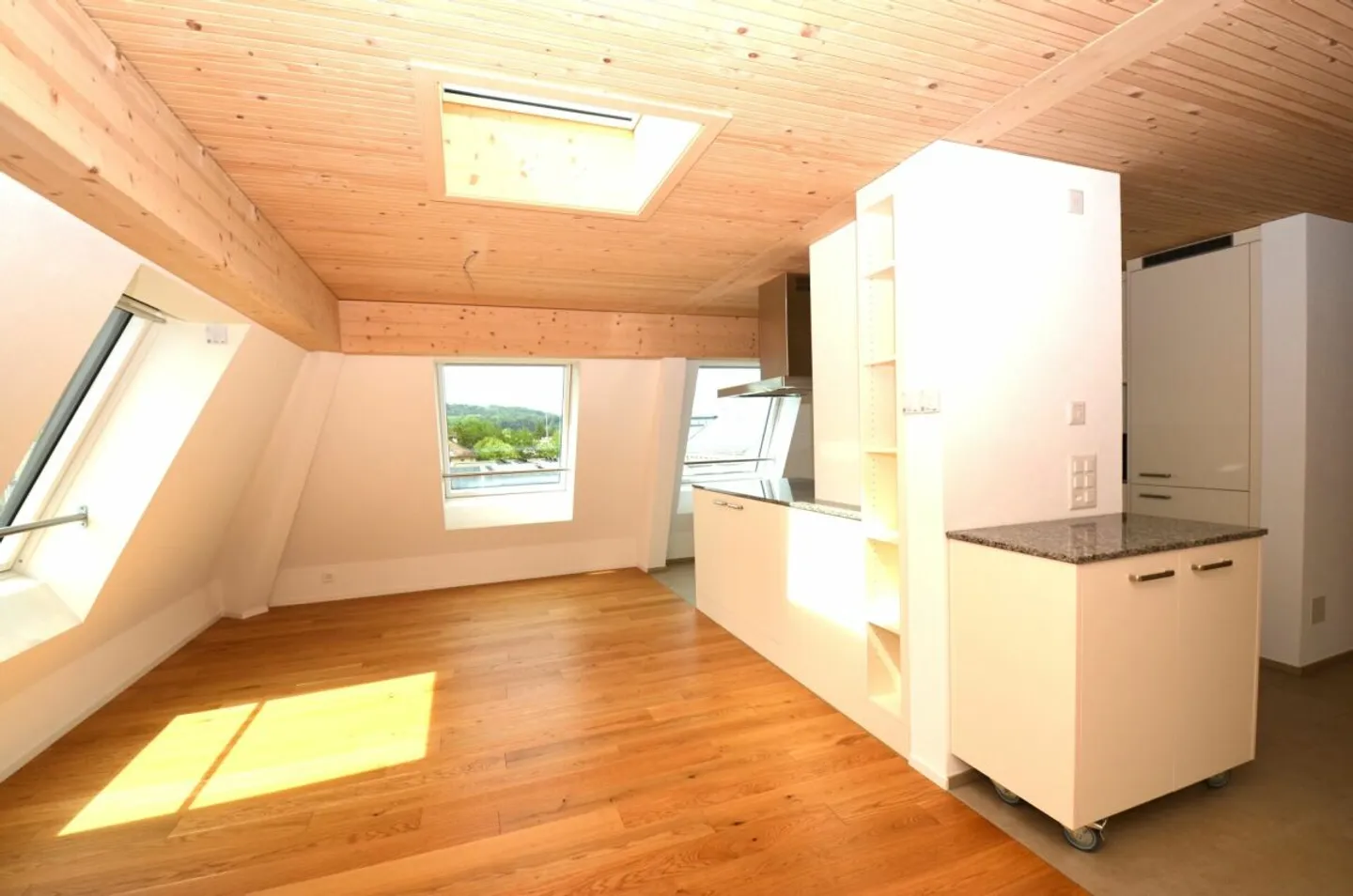 Über den Dächern Frauenfelds! - Traumhafte Dachwohnung - Foto 2 di 11