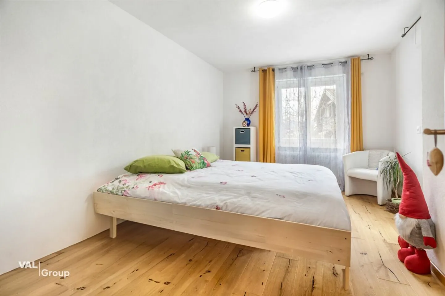 Rénové avec style, beaucoup de lumière et de charme - Photo 12 sur 13