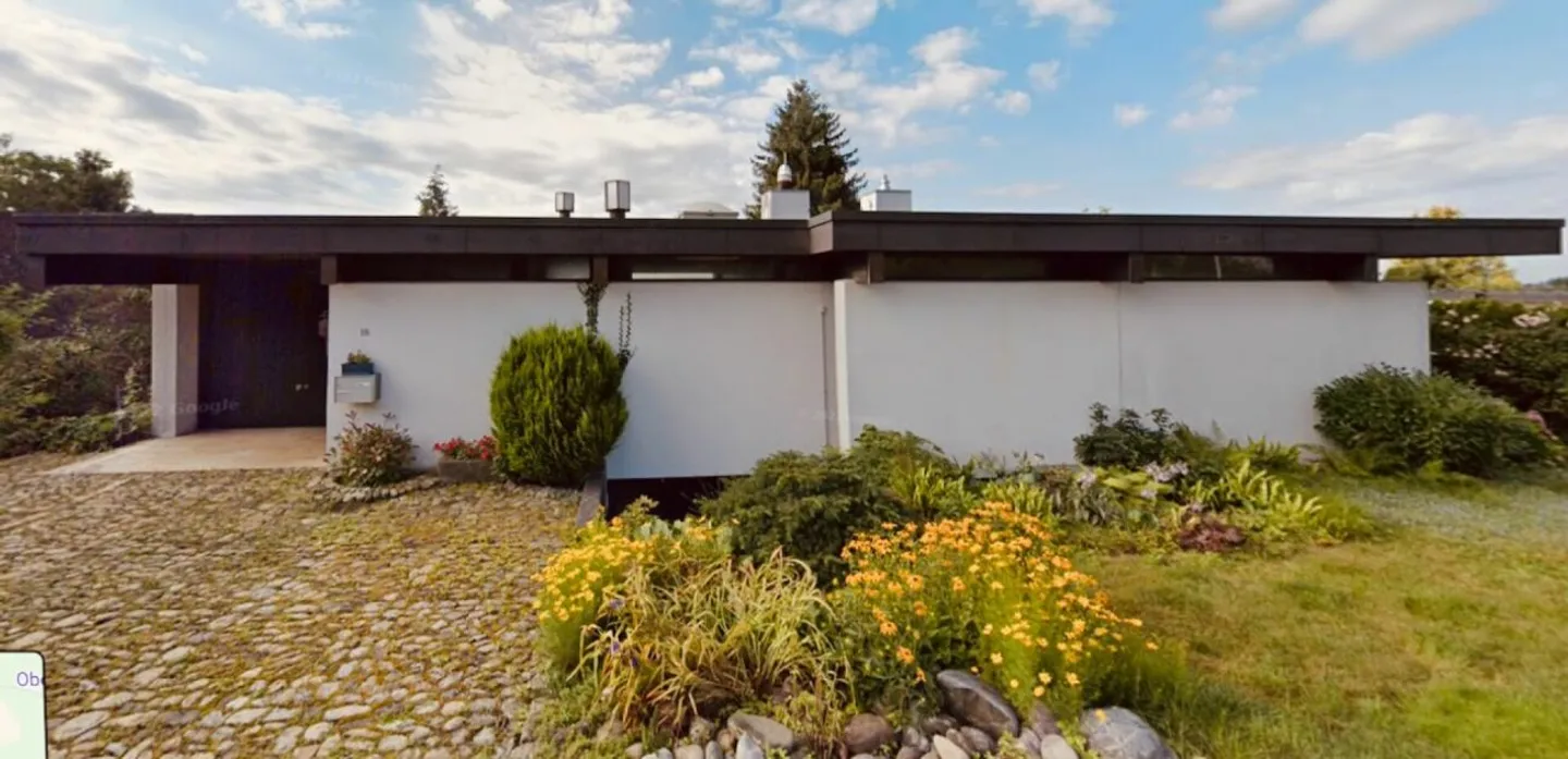 Freistehendes 7-Zimmer-Einfamilienhaus mit Pool und Weitsicht - Photo 2 of 13