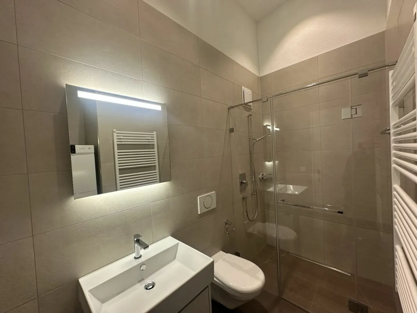 Hochwertige Dachwohnung mit Weitblick und Ruhe - Foto 10 di 12