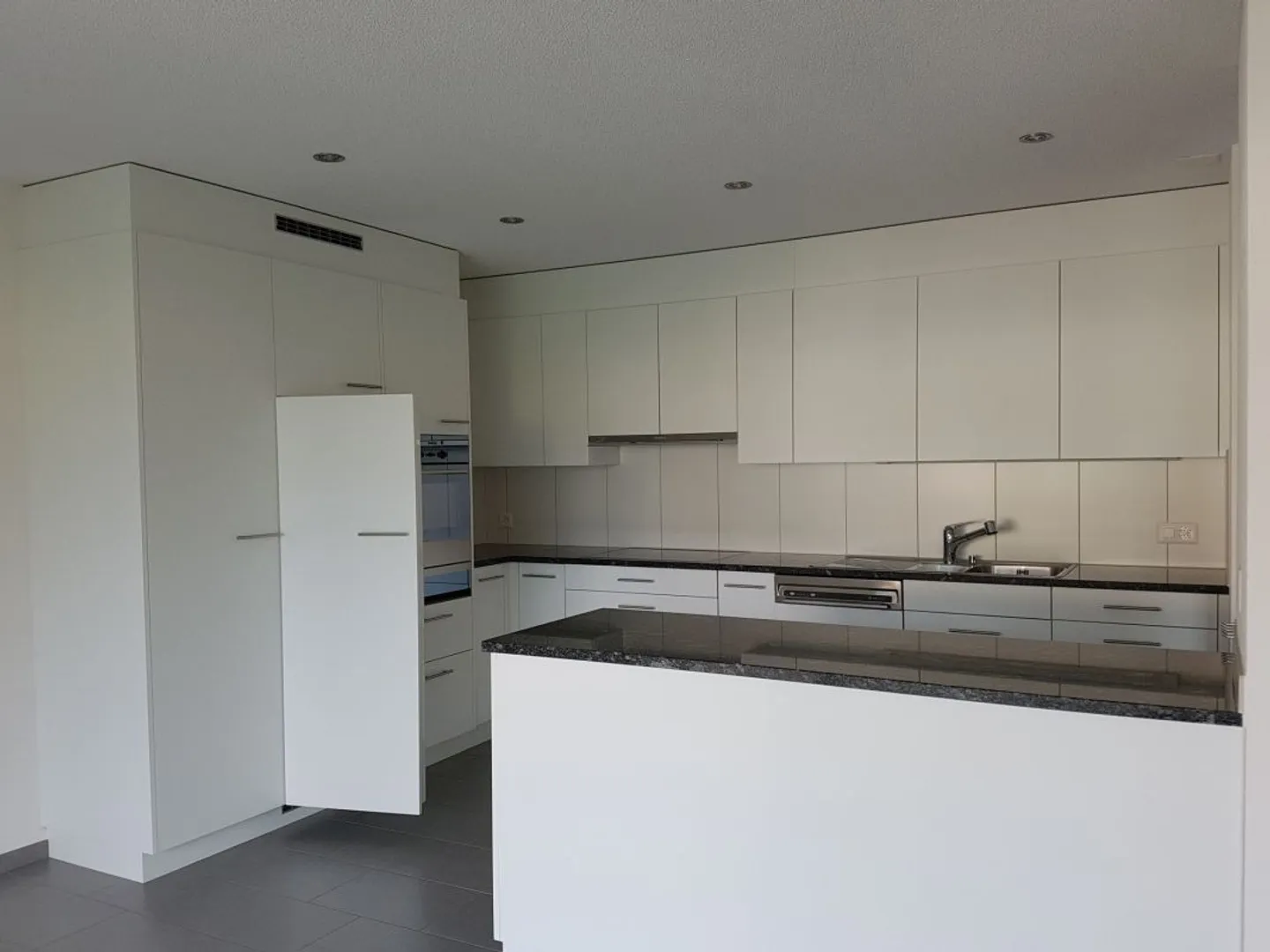 New and spacious 5.5-room apartment within walking distance to Lake Walensee - Photo 6 of 11
