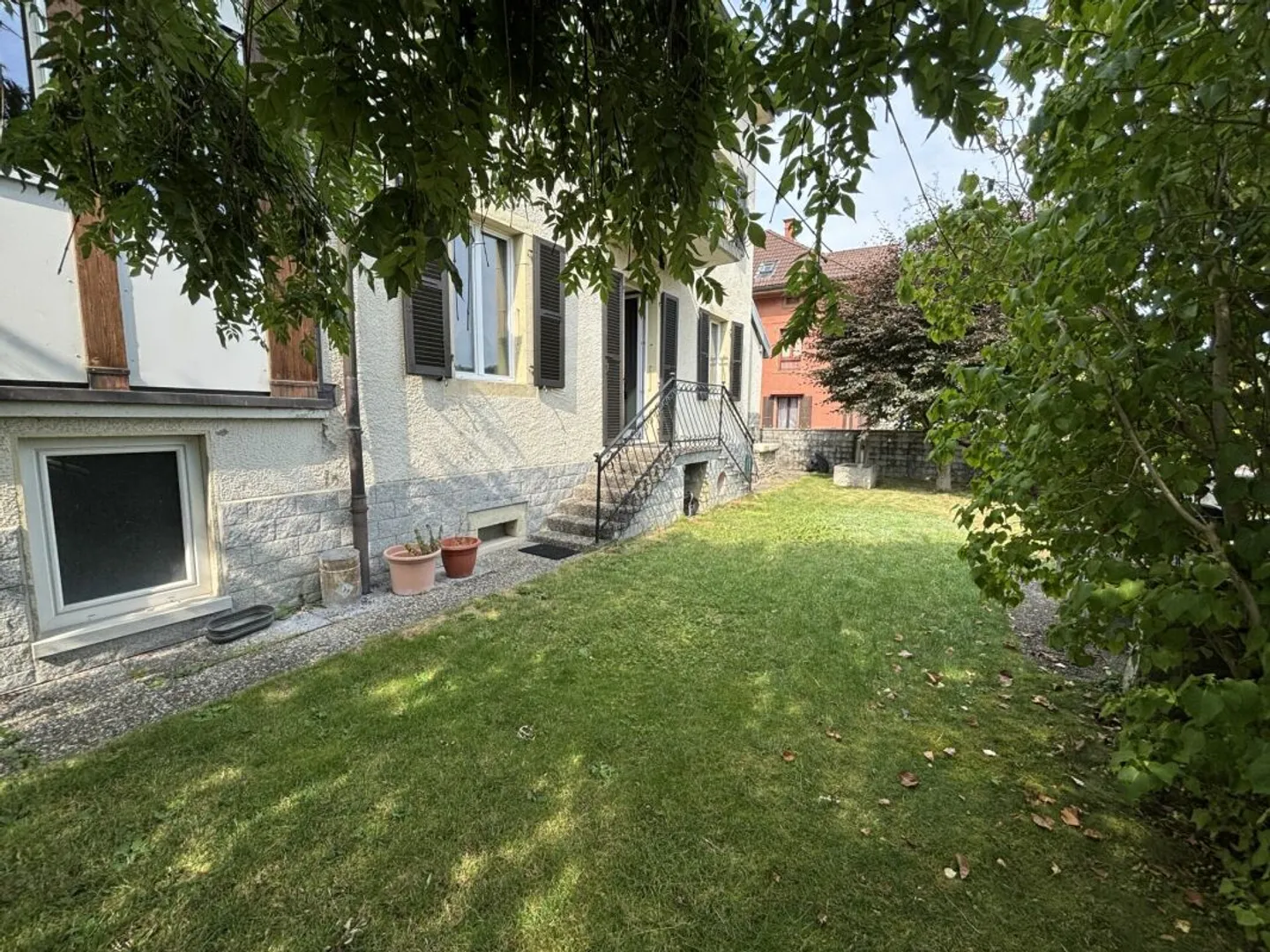 Affascinante casa indipendente di 8 stanze - Foto 3 di 13