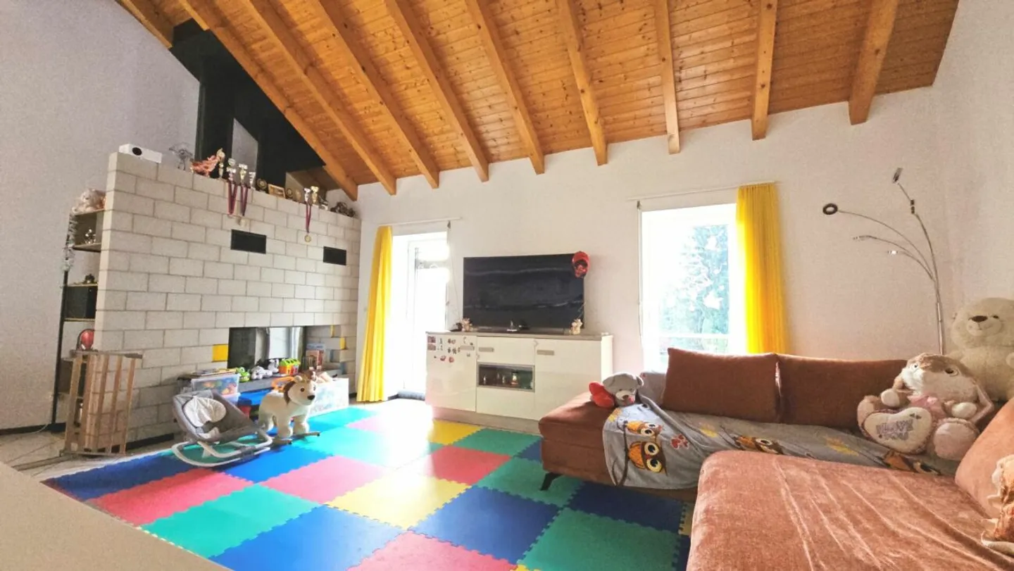 SINGLE-FAMILY HOUSE WITH 2.5 ROOMS FOR RENT - Photo 4 of 13