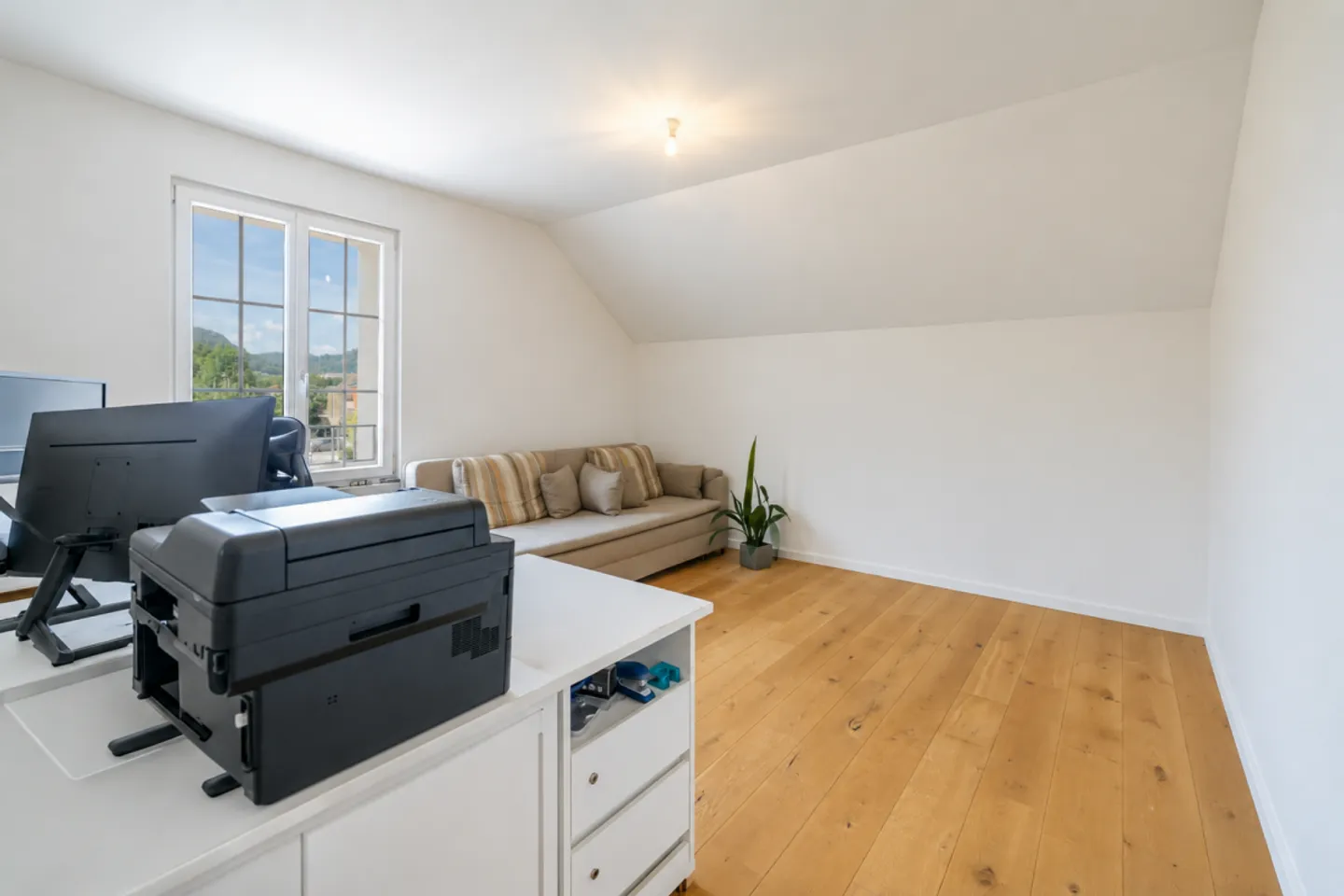 Charmante appartement de 4,5 pièces avec vue panoramique et finition de haute qualité - Photo 11 sur 13