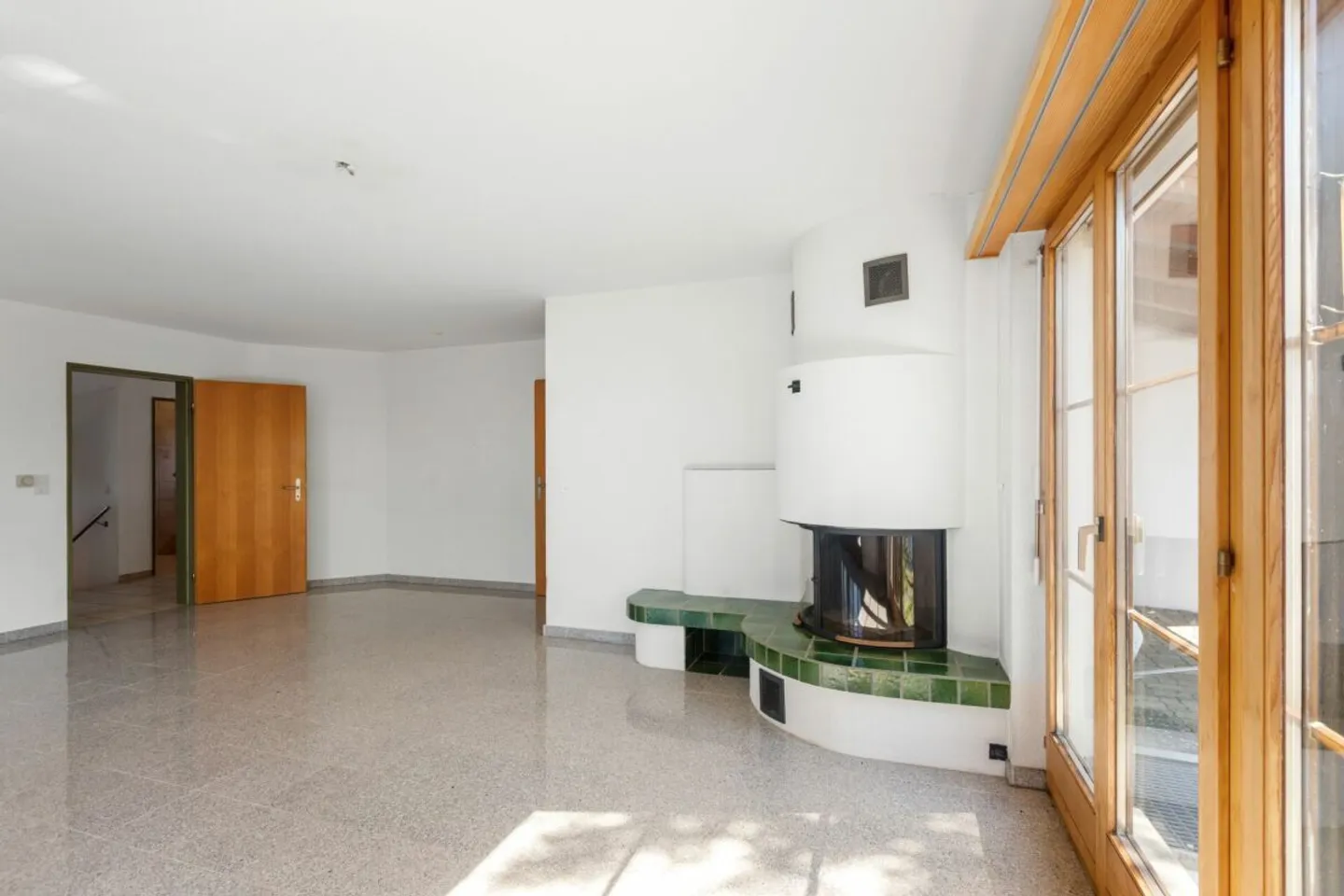 Geräumiges Einfamilienhaus in der Schweiz - Foto 4 von 13