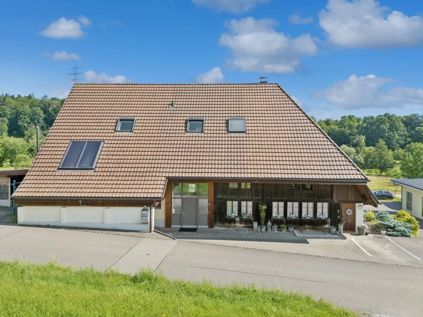 Fattoria elegante con due unità abitative a Kölliken - Foto 7 di 9