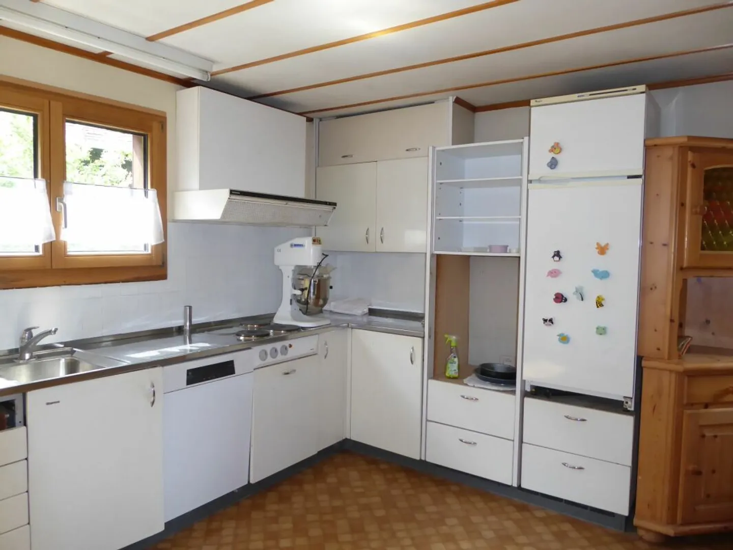 freistehendes Zweifamilienhaus mit Garagen und grosszügigem Umschwung - Foto 9 di 13