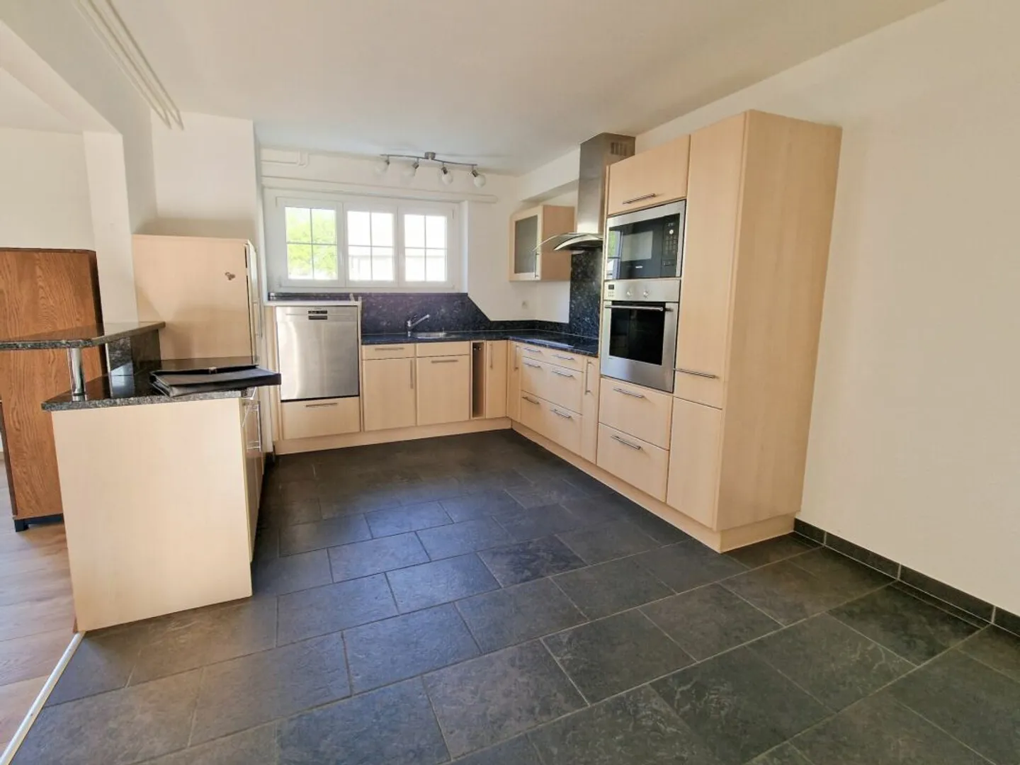 A versatile home with charm - Attractive two-family house in Bad Ragaz - Photo 4 of 13