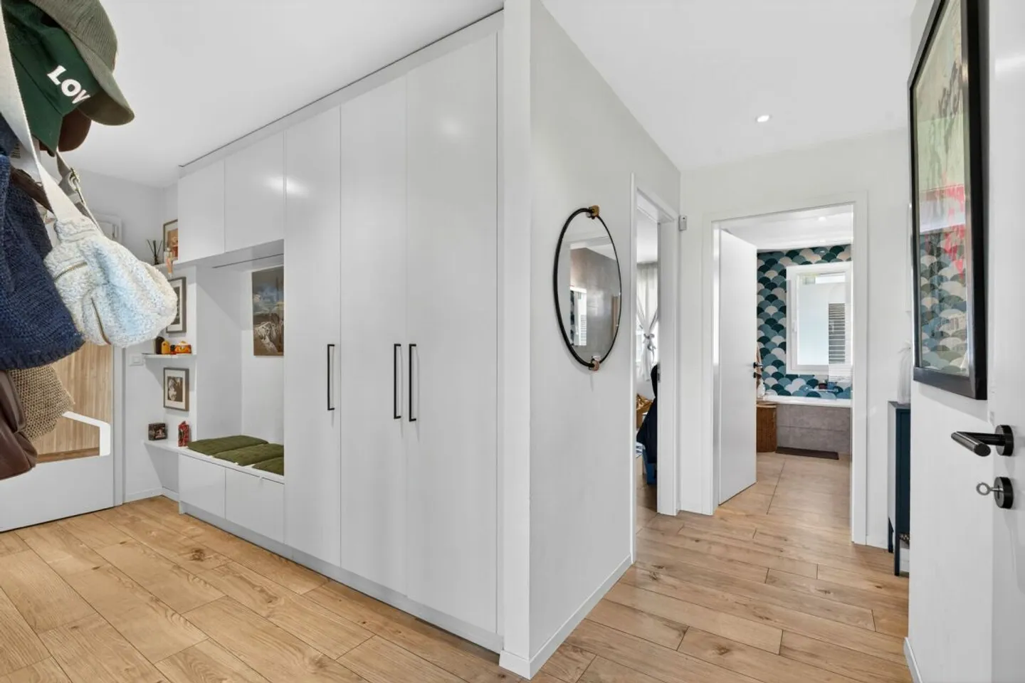 Modernes 4,5-Zimmer-Apartment mit Balkon und Seeblick - Foto 7 von 13