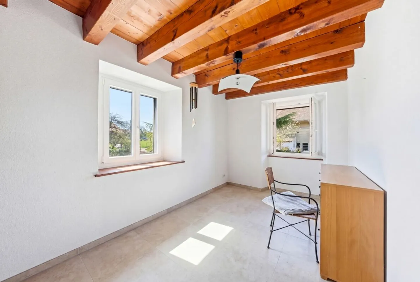 Maison mitoyenne d'angle de 5.5 pièces avec grand jardin - Foto 7 di 13