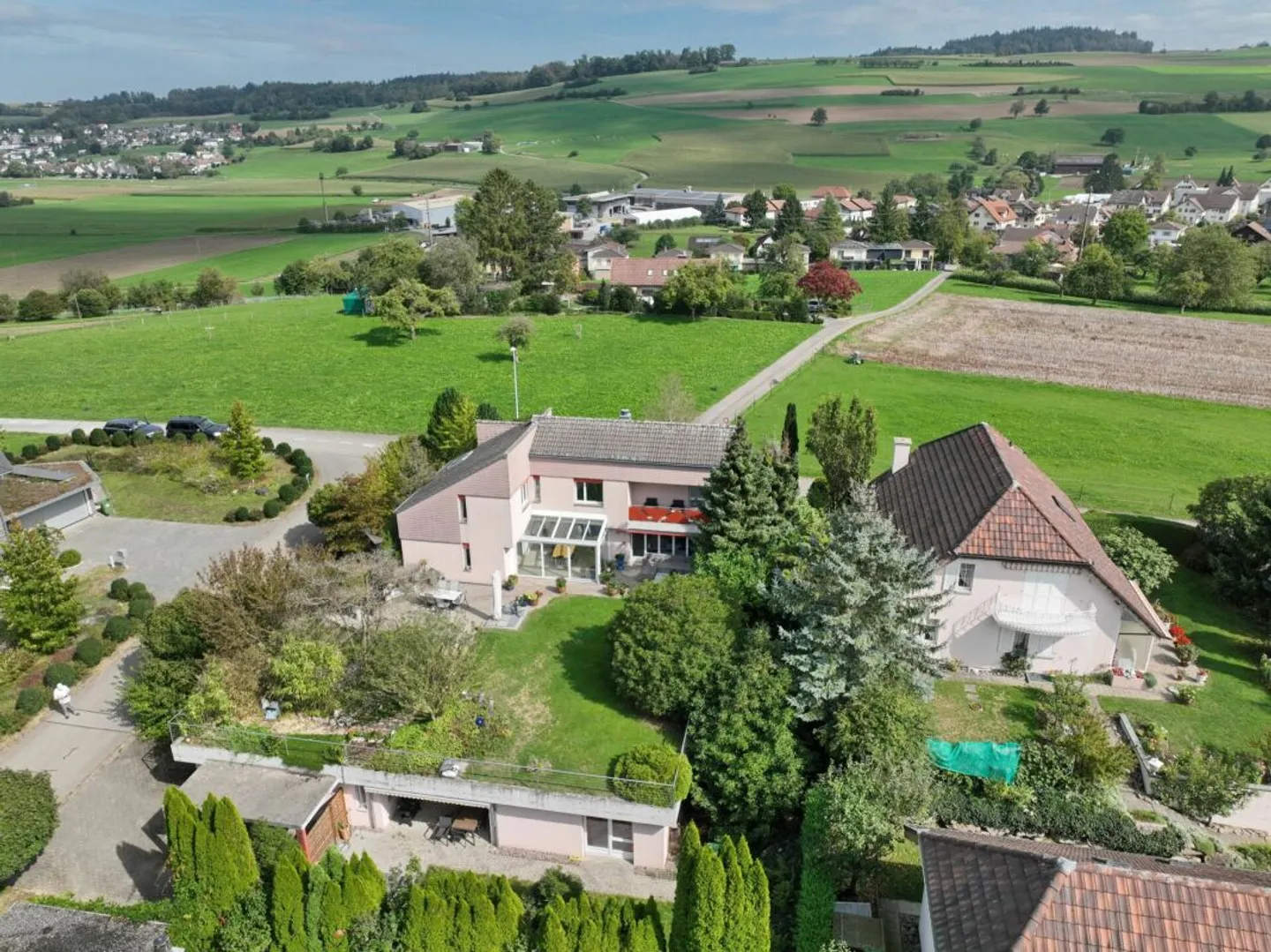 Maison individuelle de 7 1/2 pièces avec appartement de 5 ½ pièces Vivre avec vue - Maison individuelle avec appartement séparé près du lac Hallwil - Photo 11 sur 12