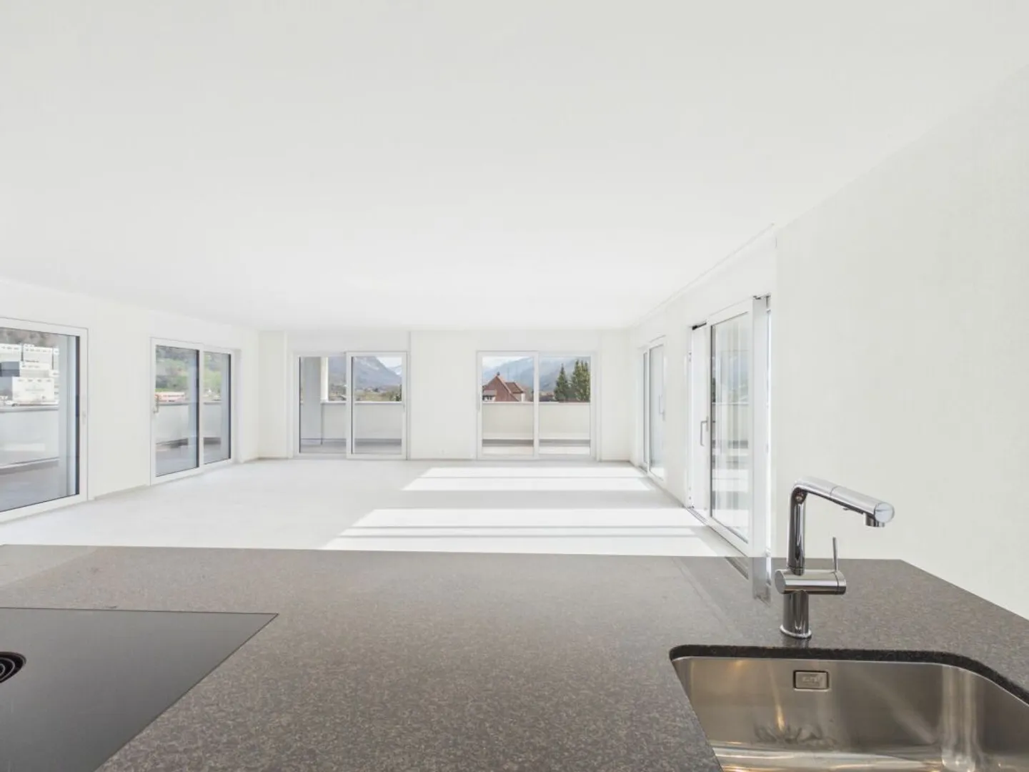 Einmalige Attika-Kaufgelegenheit - 197 m² Panoramaterrasse &amp; 2 TG-Plätze inklusive - Foto 10 di 13