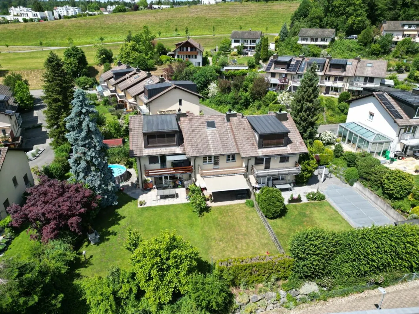 Casa a schiera di 6,5 stanze in una zona residenziale privilegiata - Foto 1 di 8