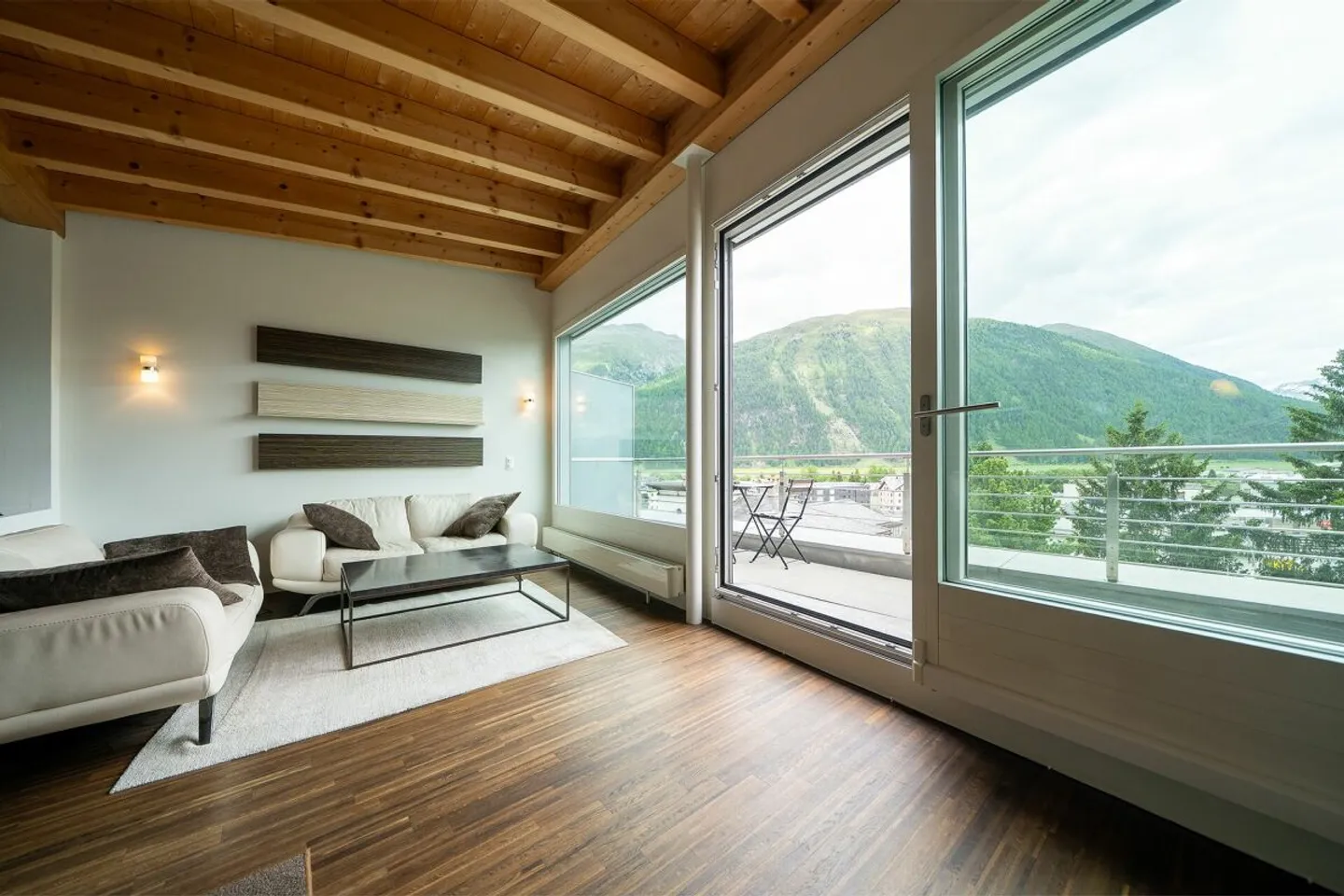 Magnificent top floor maisonette for seasonal rent - Photo 1 of 13