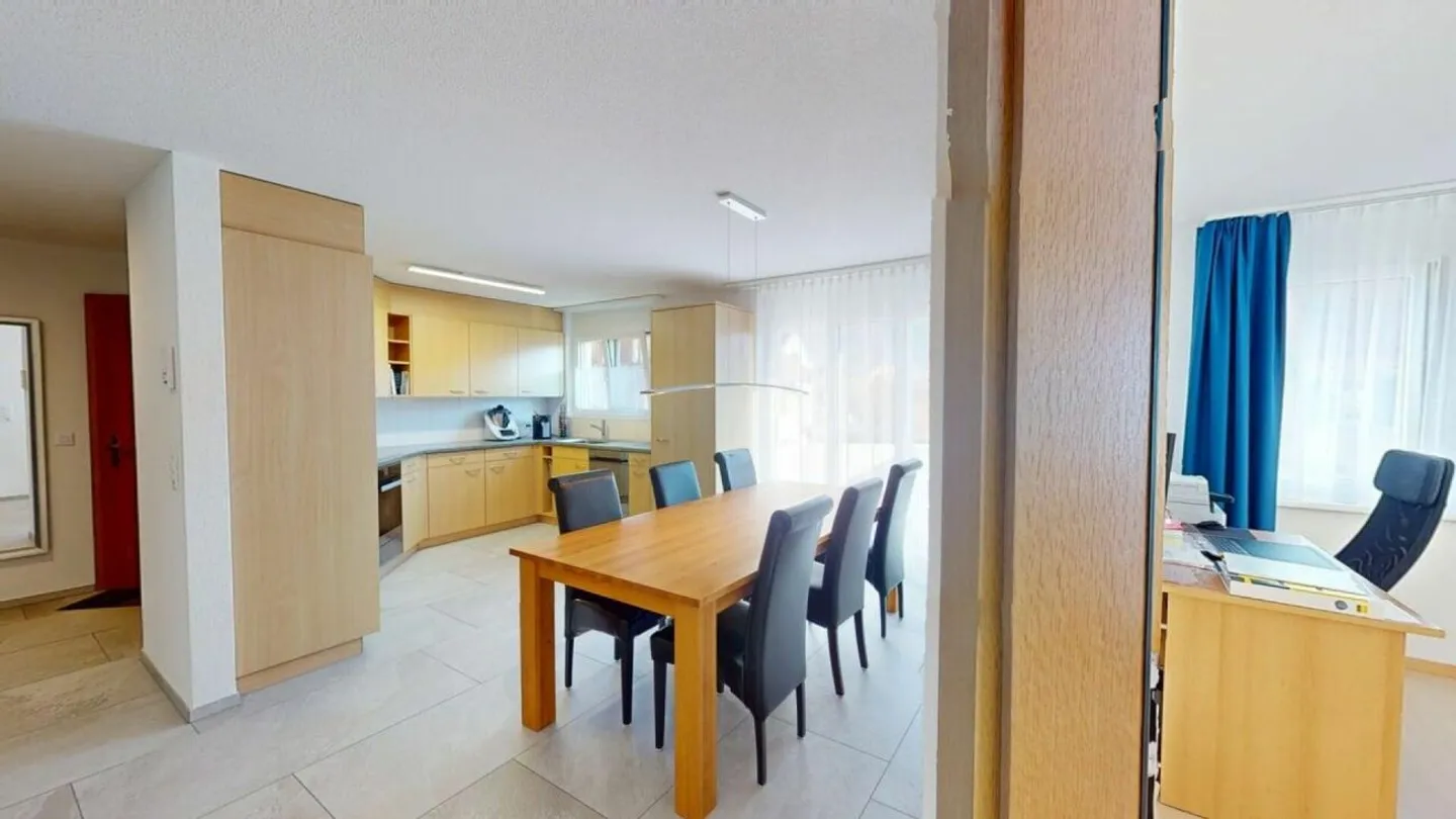 Zentral und doch ruhig gelegene 4 ½ Wohnung - Foto 3 di 13